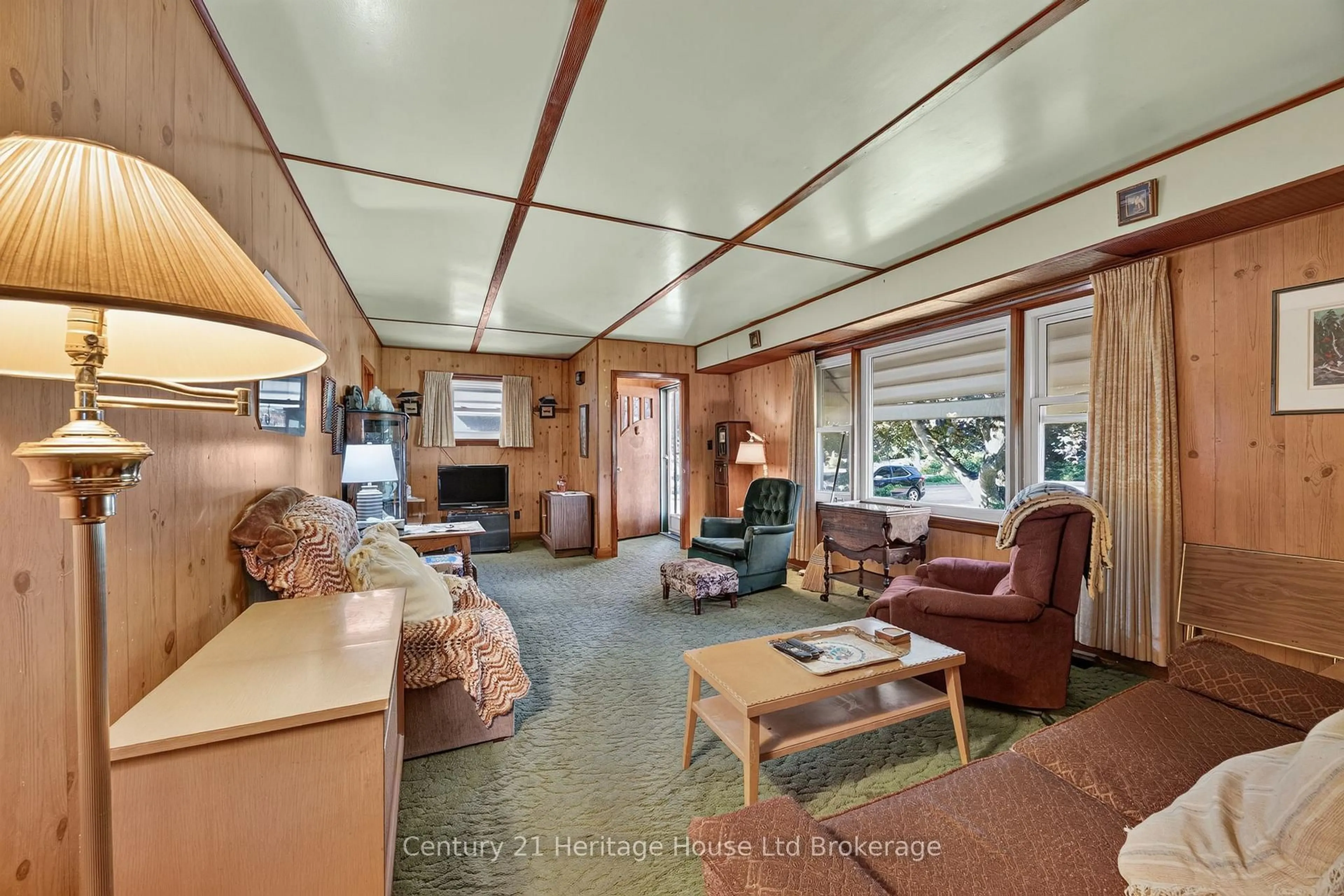 Living room with furniture, unknown for 515142 11th Line, Woodstock Ontario N4S 7V7