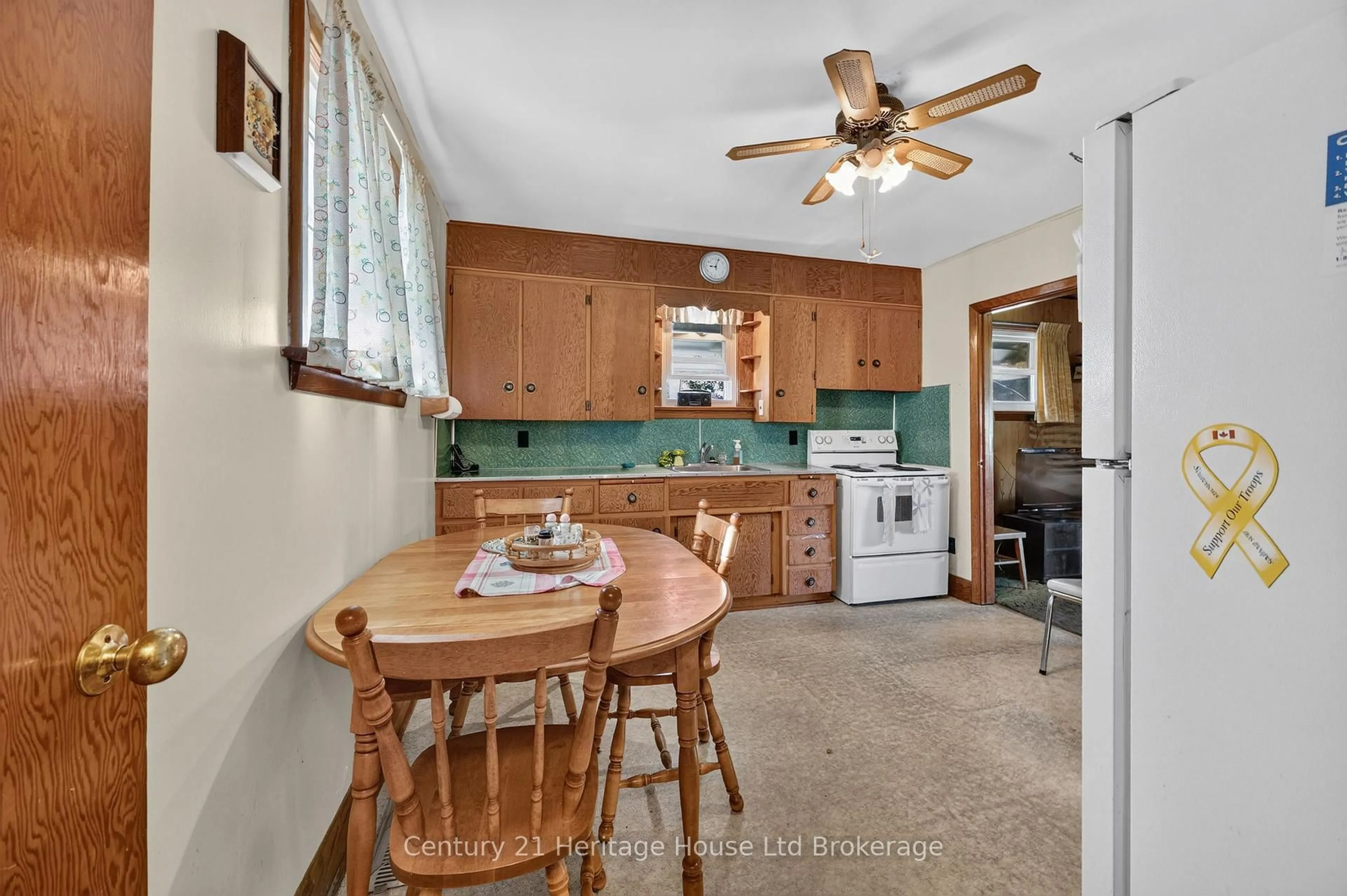 Standard kitchen, ceramic/tile floor for 515142 11th Line, Woodstock Ontario N4S 7V7