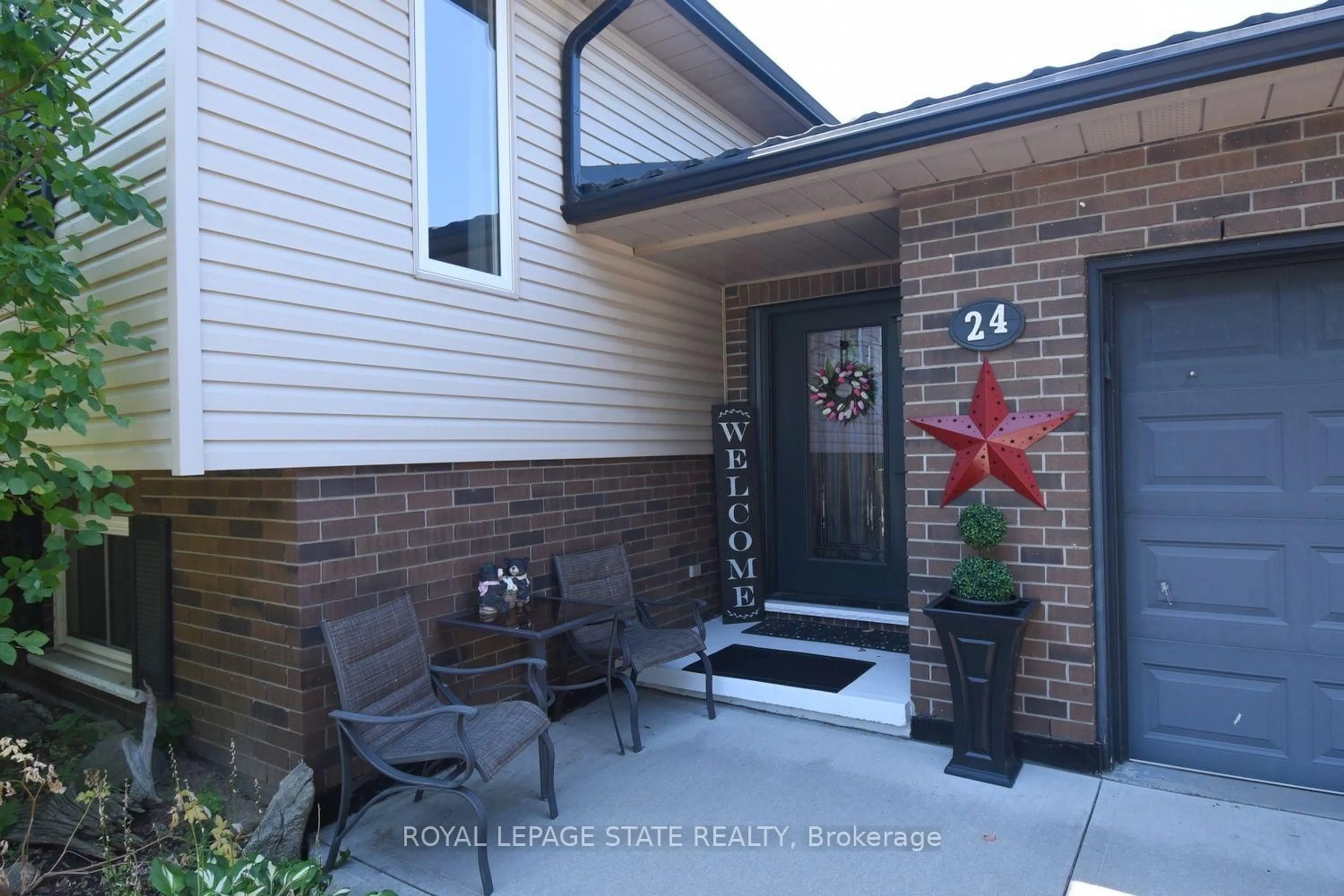 Home with brick exterior material, street for 24 Buchanan Dr, Haldimand Ontario N3W 1H1