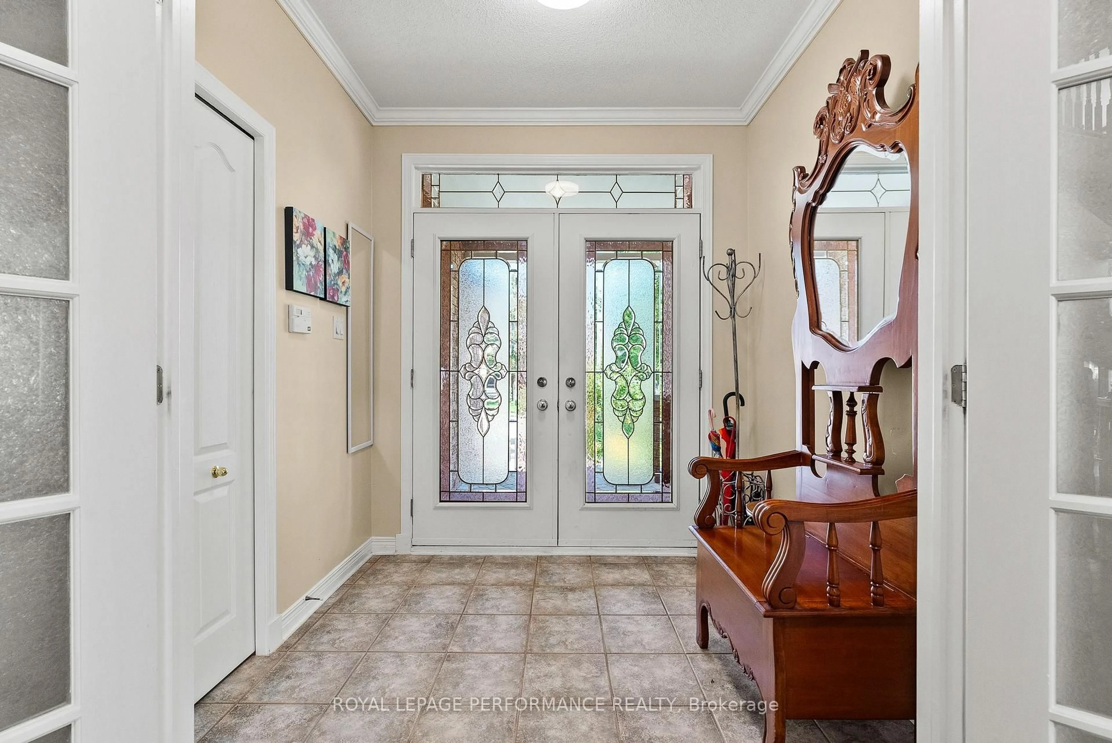 Indoor foyer for 2180 Brianna Way, Ottawa Ontario K4A 4E3