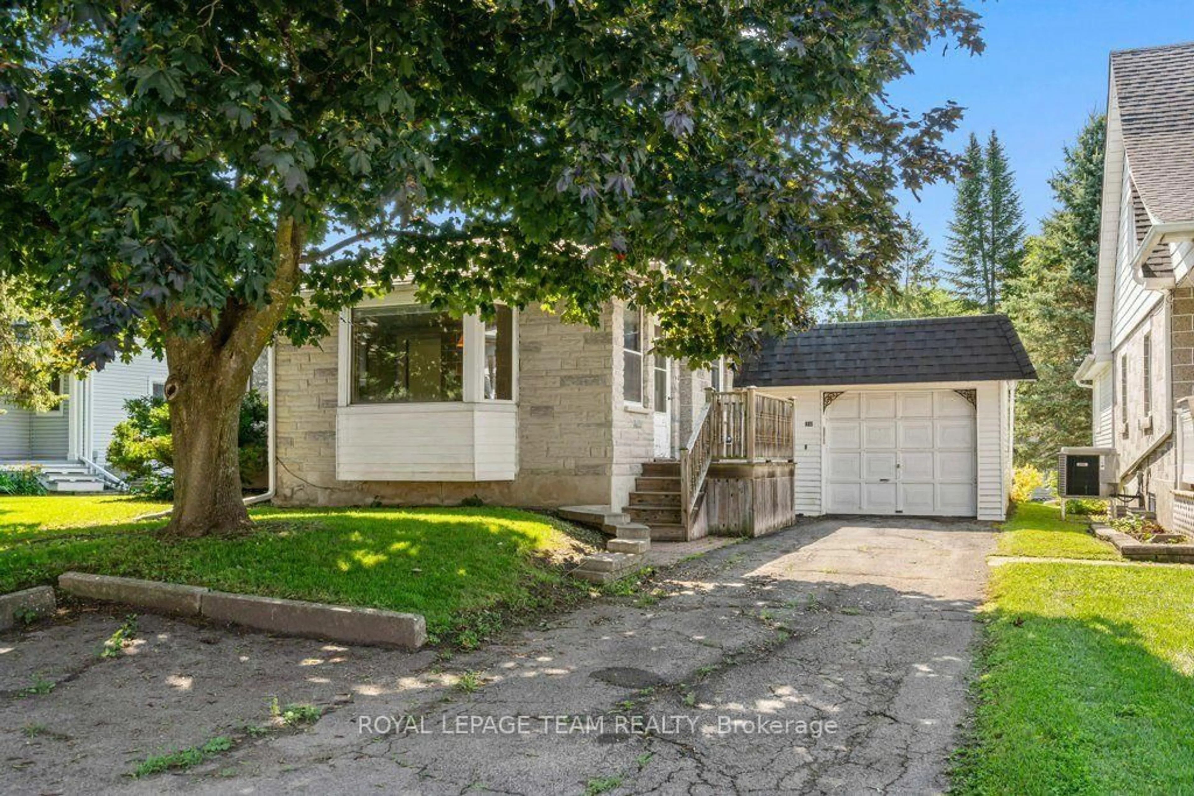 A pic from outside/outdoor area/front of a property/back of a property/a pic from drone, street for 485 Fred St, North Dundas Ontario K0C 2K0