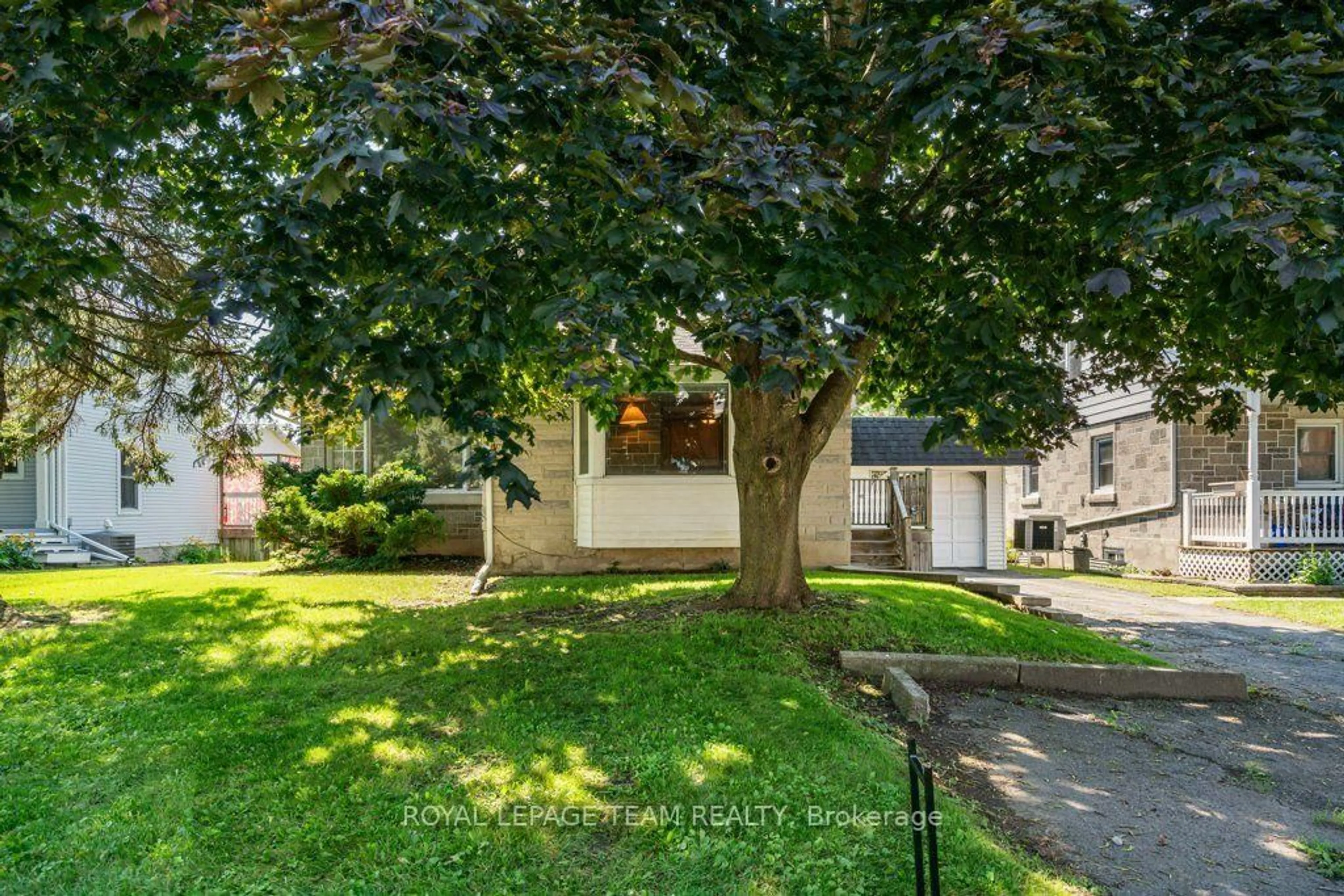 A pic from outside/outdoor area/front of a property/back of a property/a pic from drone, street for 485 Fred St, North Dundas Ontario K0C 2K0