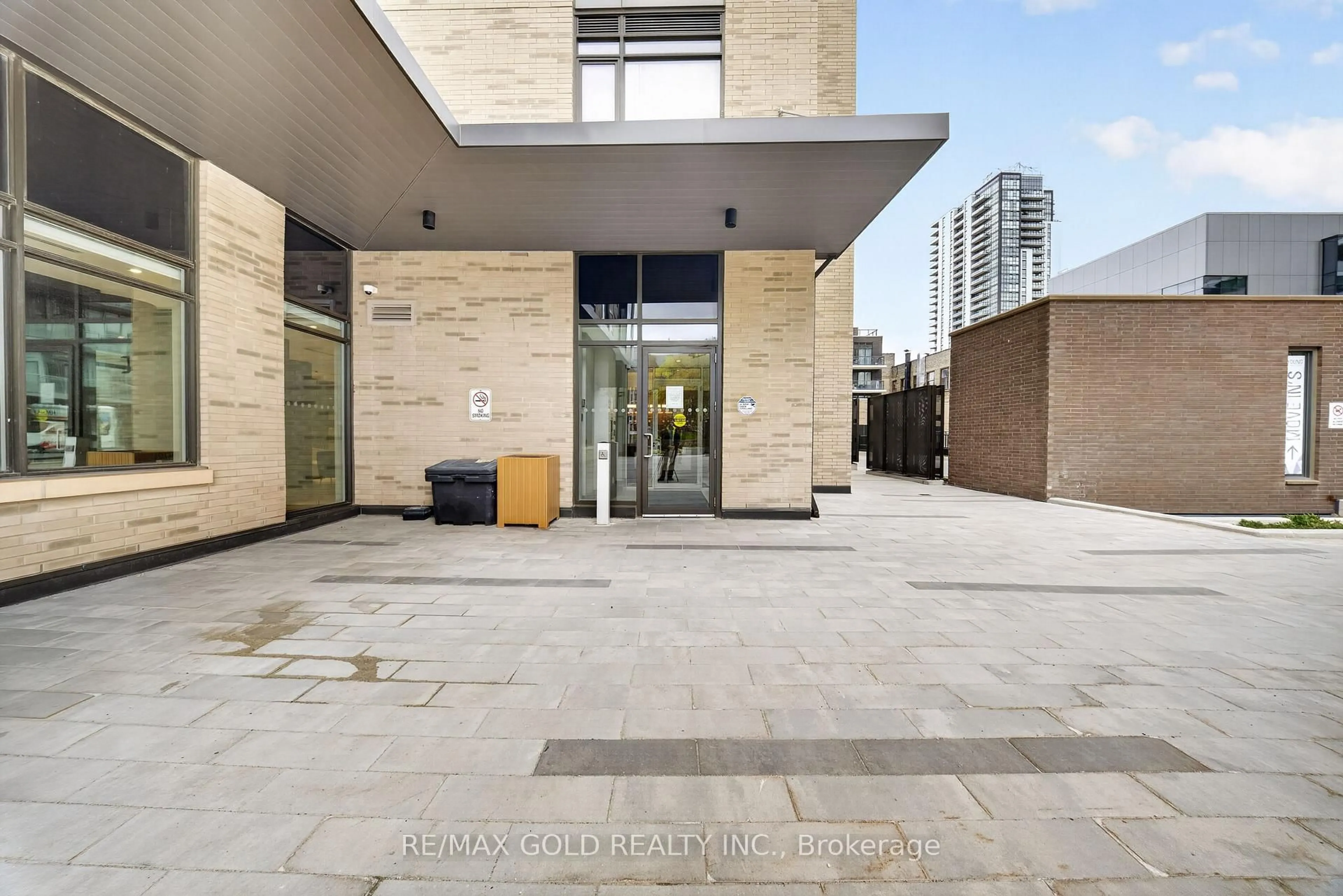 Patio, street for 55 Duke St #508, Kitchener Ontario N2H 0C9