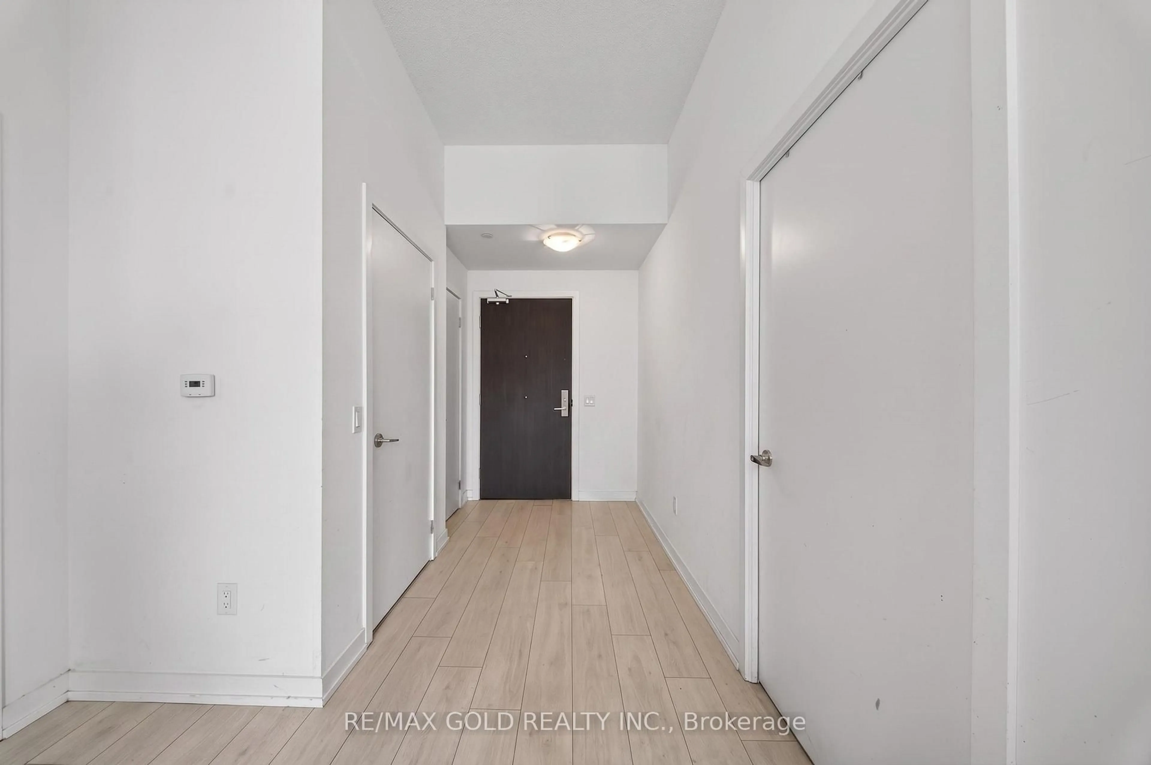 Indoor entryway for 55 Duke St #508, Kitchener Ontario N2H 0C9