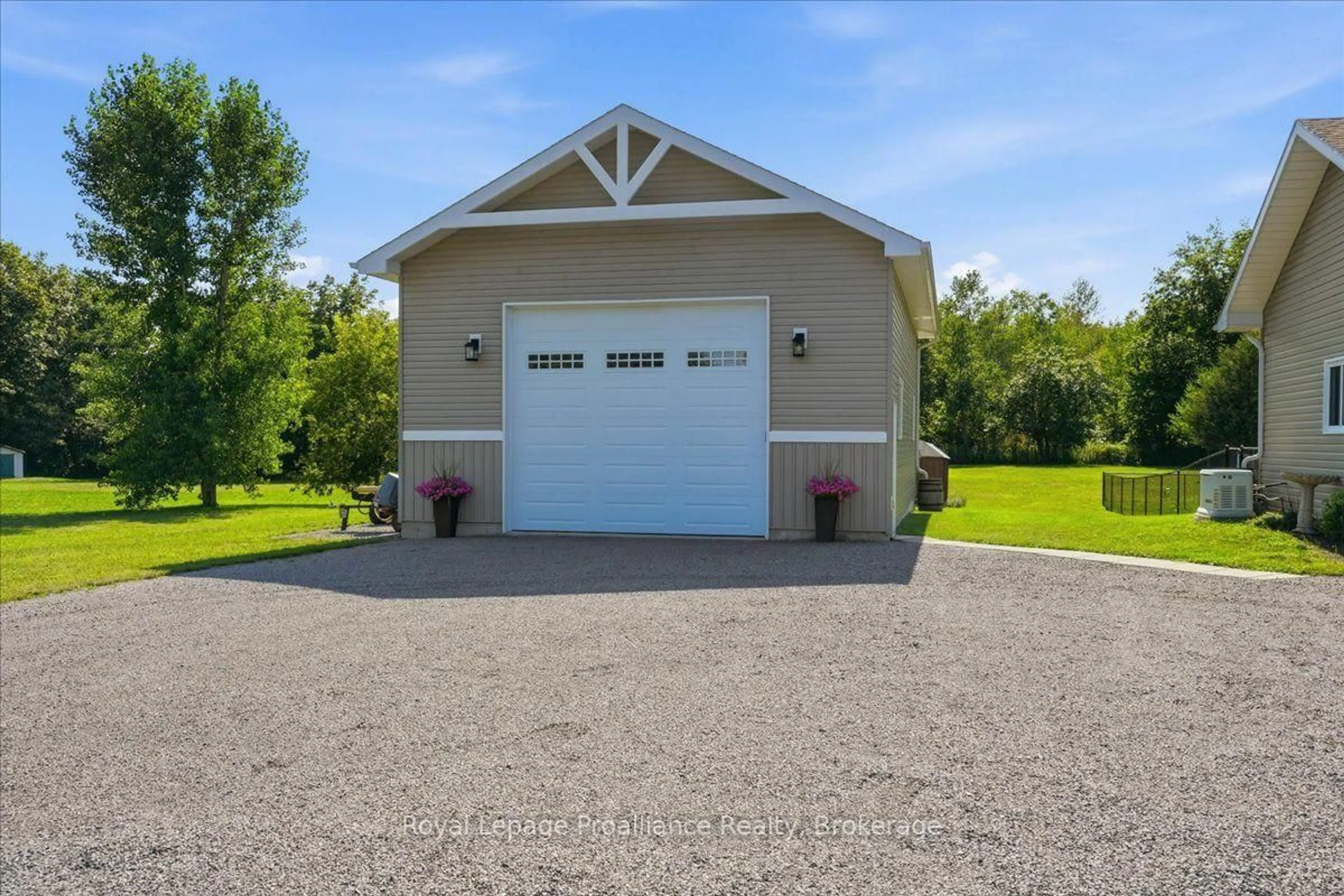 Indoor garage for 49 Rapids Rd, Thomasburg Ontario K0K 3H0