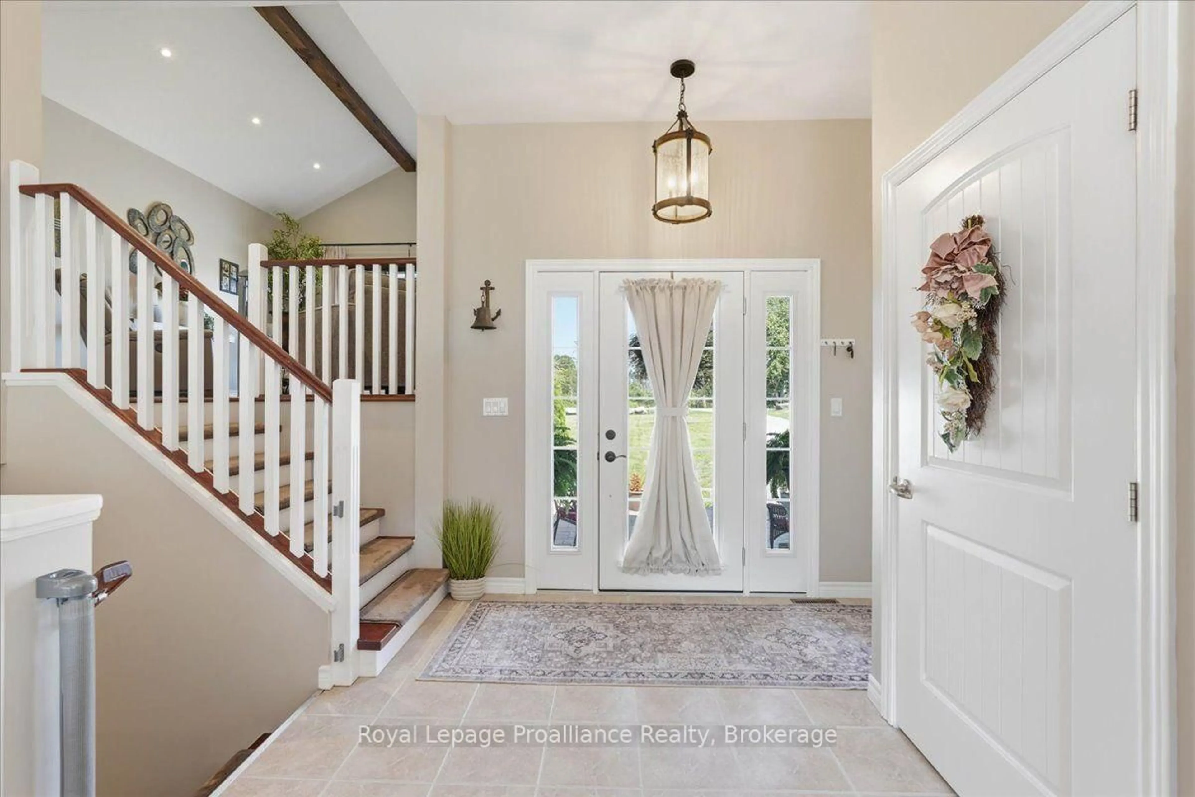 Indoor entryway for 49 Rapids Rd, Thomasburg Ontario K0K 3H0