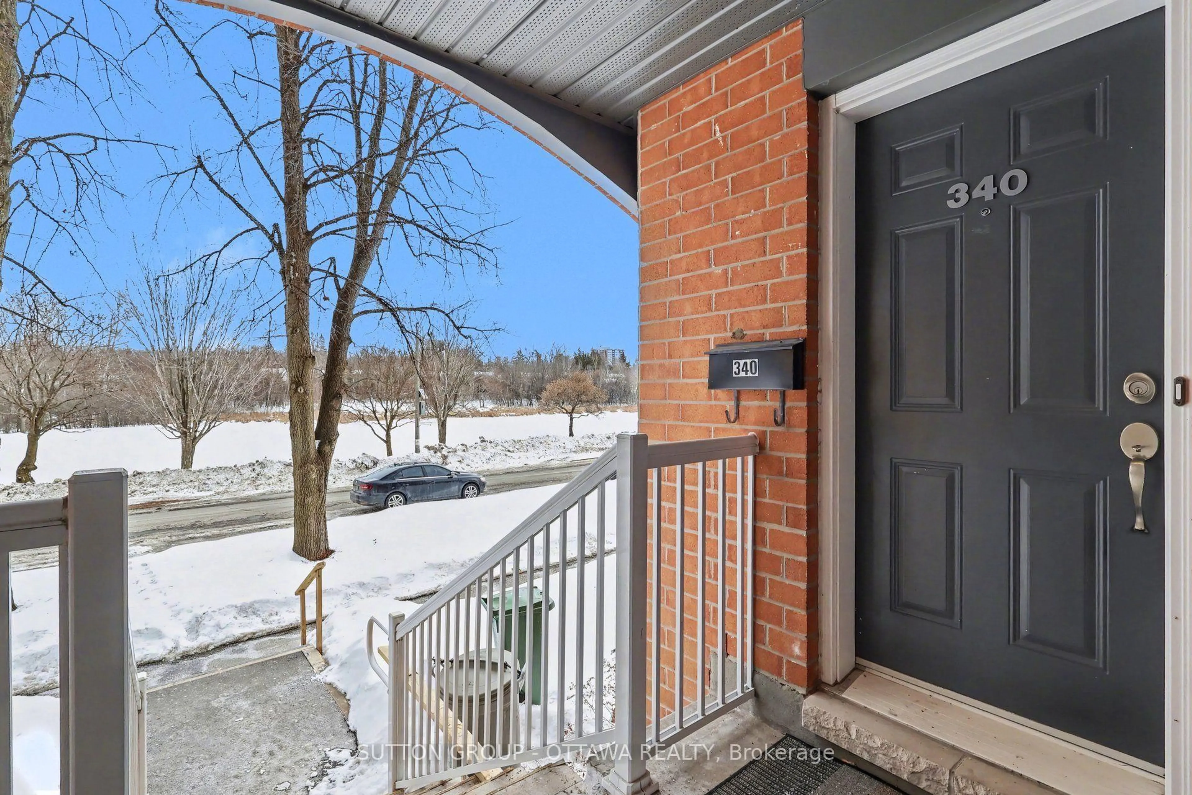 Unknown for 340 London Terr, Ottawa Ontario K1K 2W3