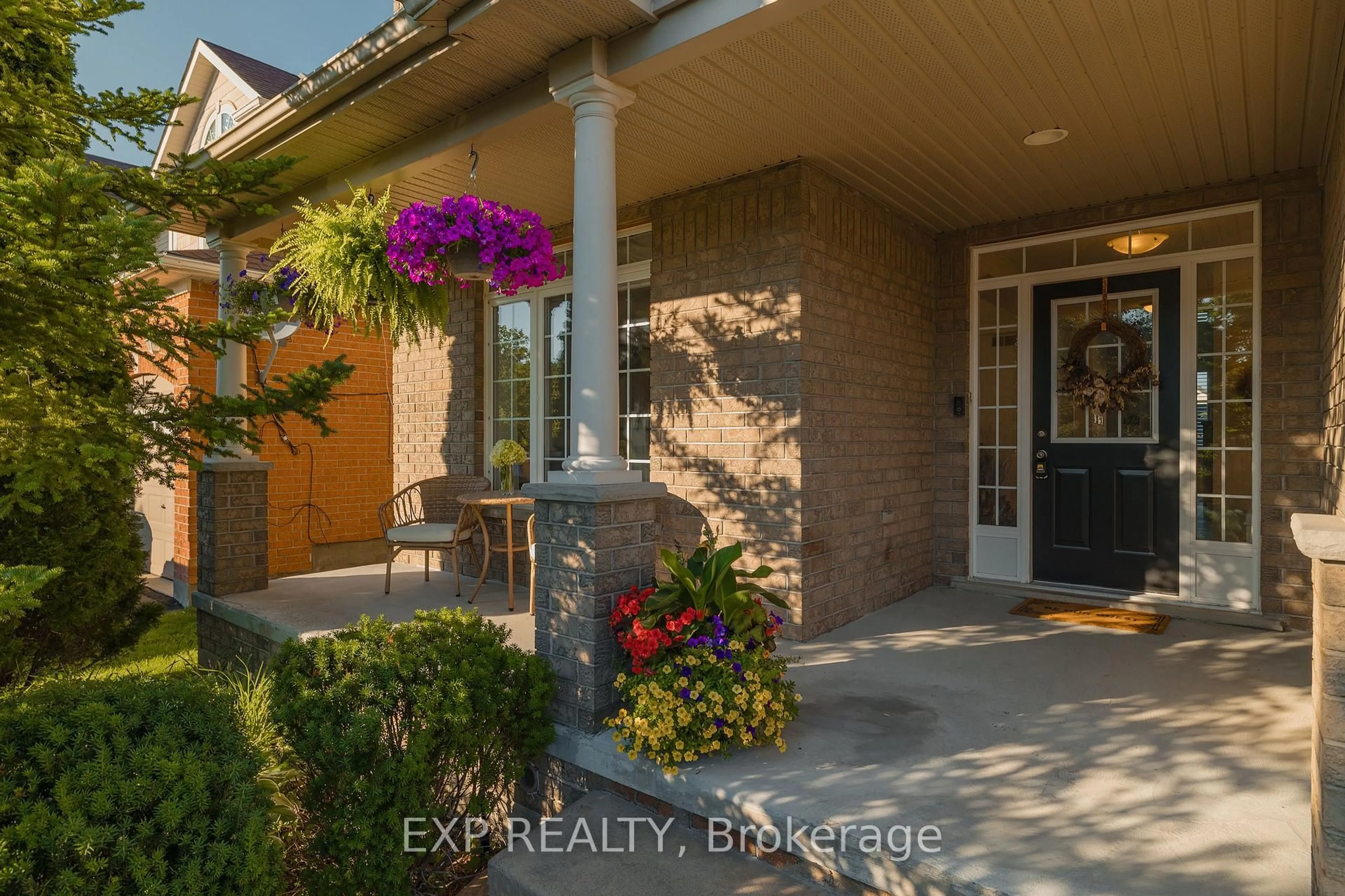 Indoor entryway for 621 New Hampshire St, Waterloo Ontario N2K 4M6