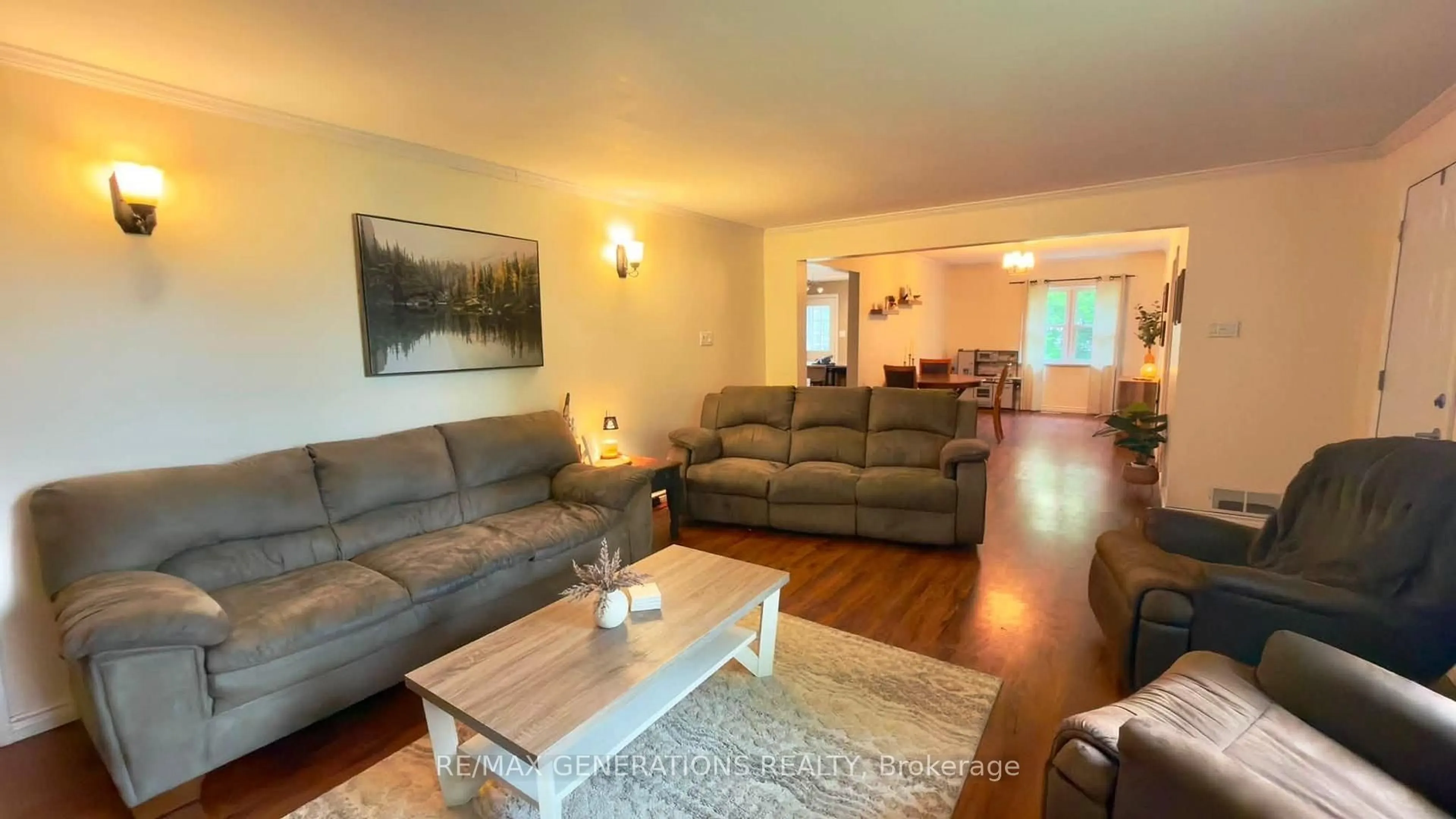 Living room with furniture, wood/laminate floor for 64 MAPLE St, Oliver Paipoonge Ontario P7K 0N6