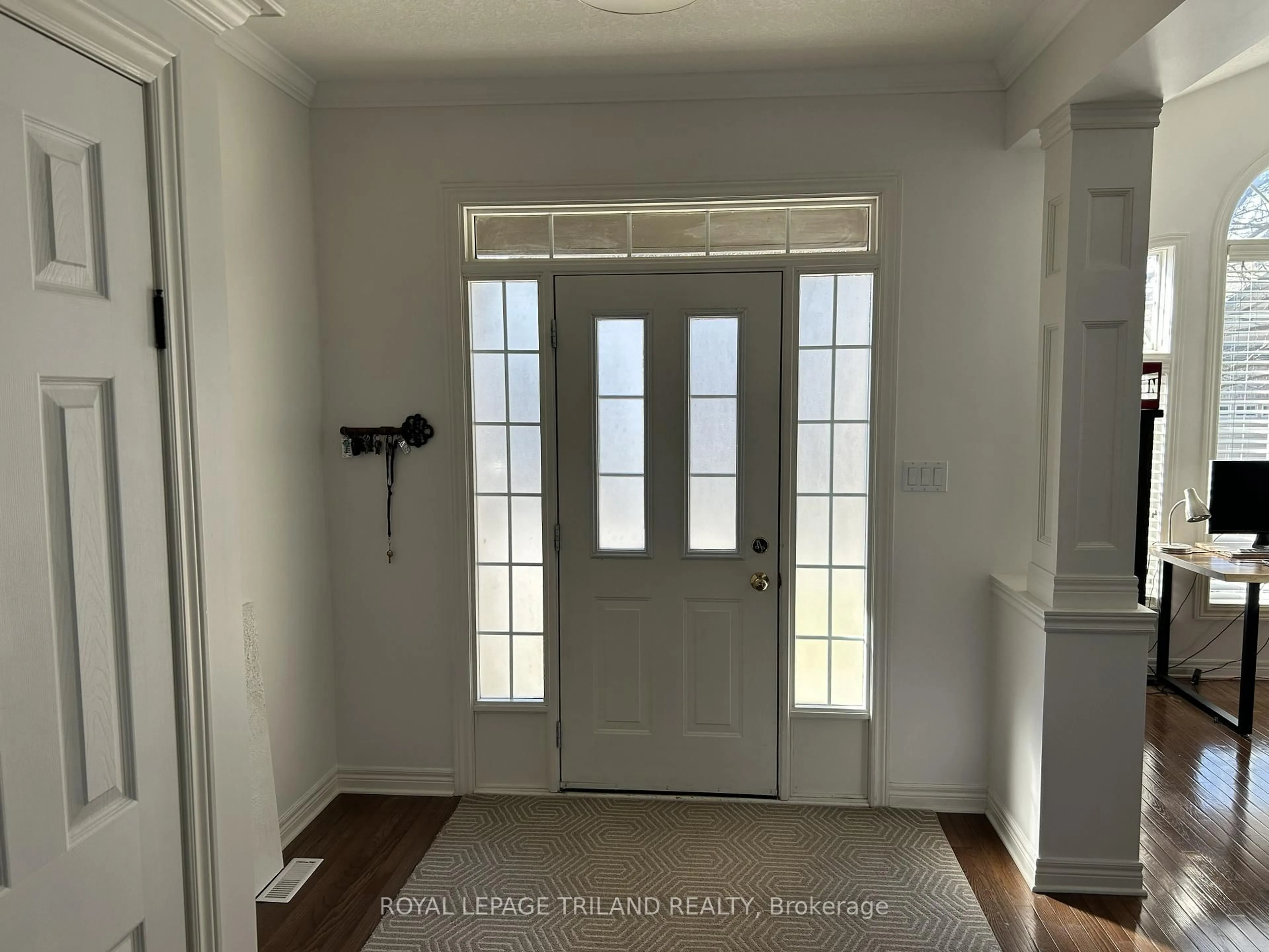 Indoor entryway for 475 Mcgarrell Drive Dr #31, London North Ontario N6G 5K6