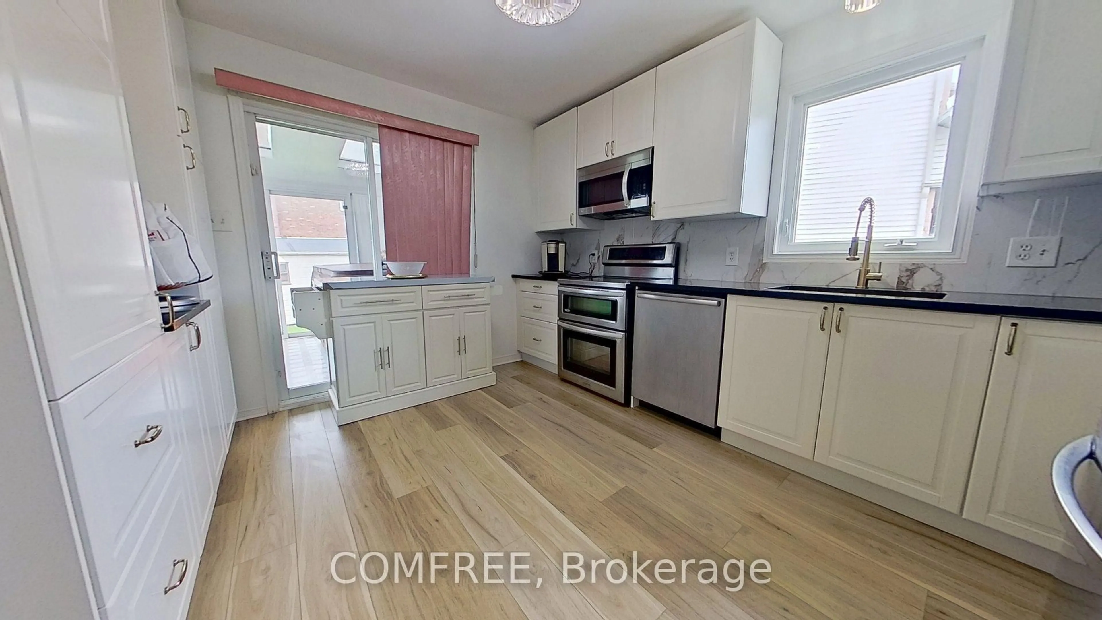 Open concept kitchen, unknown for 1226 Matheson Rd, Ottawa Ontario K1J 1A7