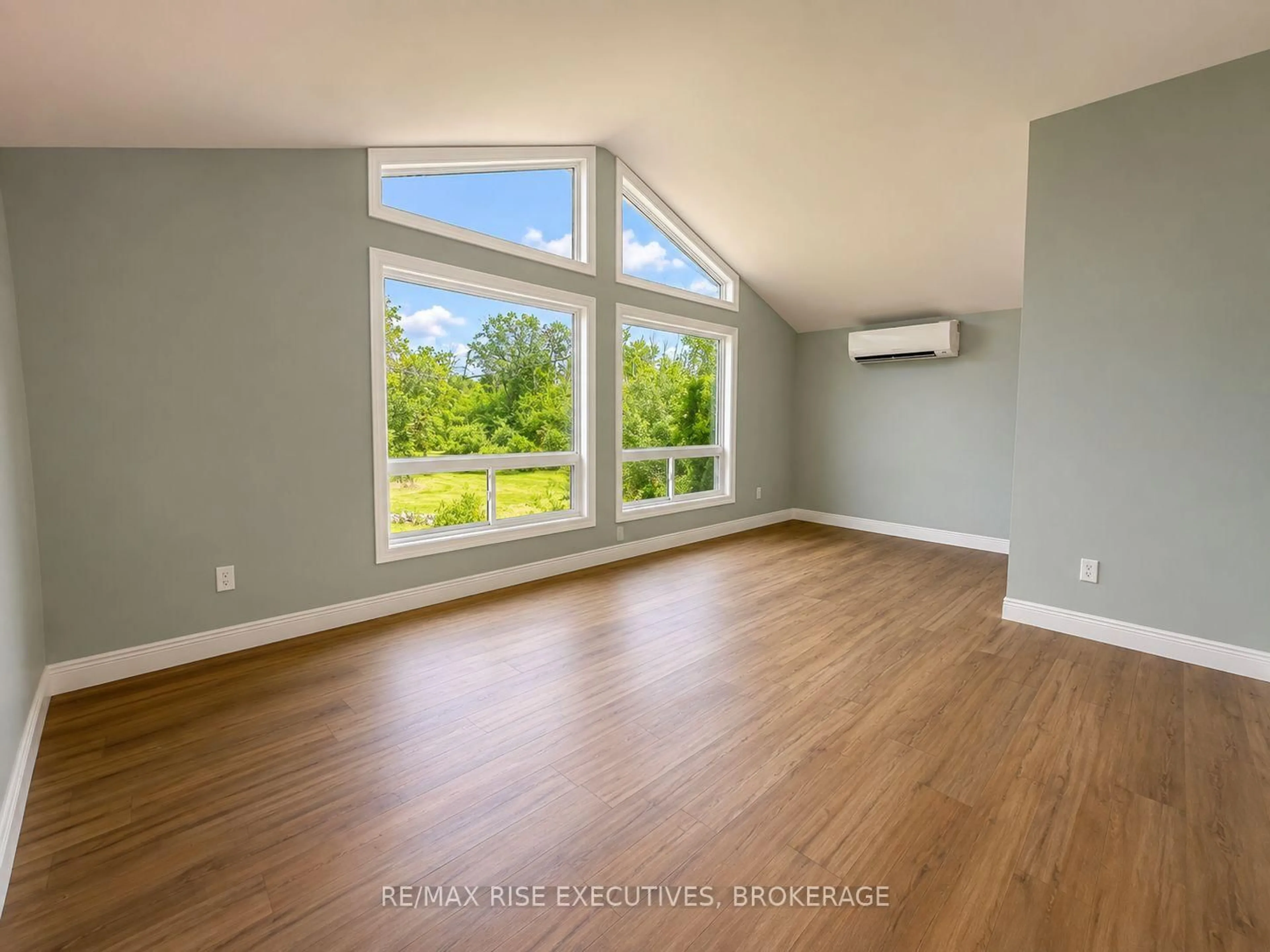 A pic of a room for 1848 County Road 9, Napanee Ontario K7R 3K8