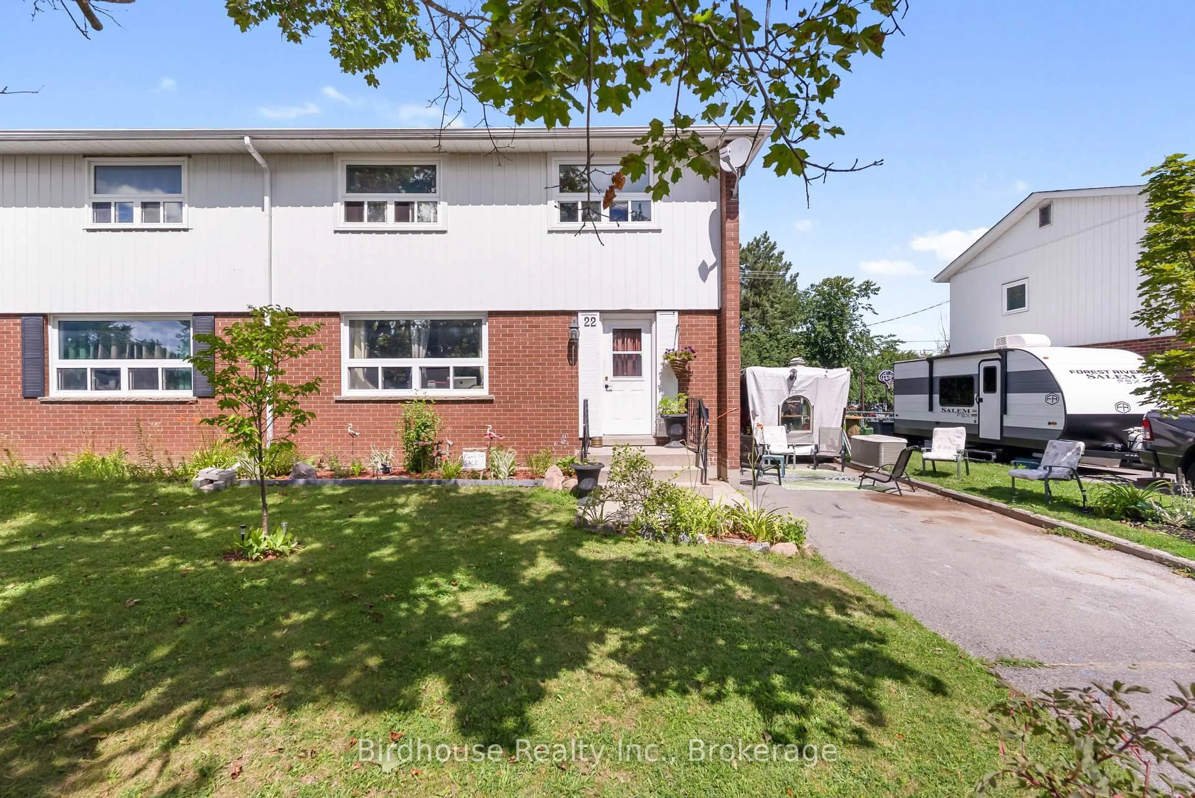 A pic from outside/outdoor area/front of a property/back of a property/a pic from drone, street for 22 Northlin Park Rd, Kawartha Lakes Ontario K9V 4P3