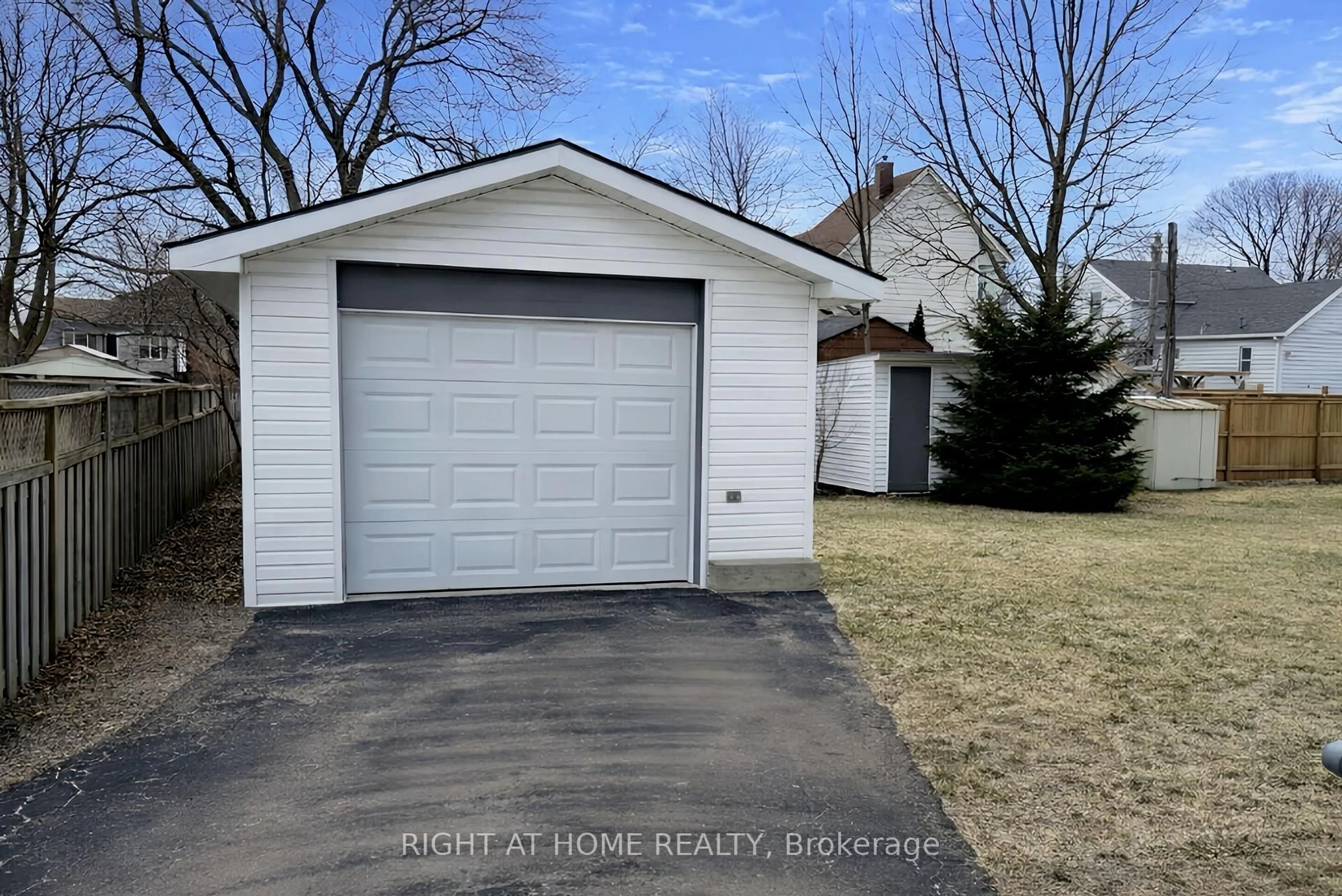Unknown for 113 Anglesea St, Goderich Ontario N7A 1V2