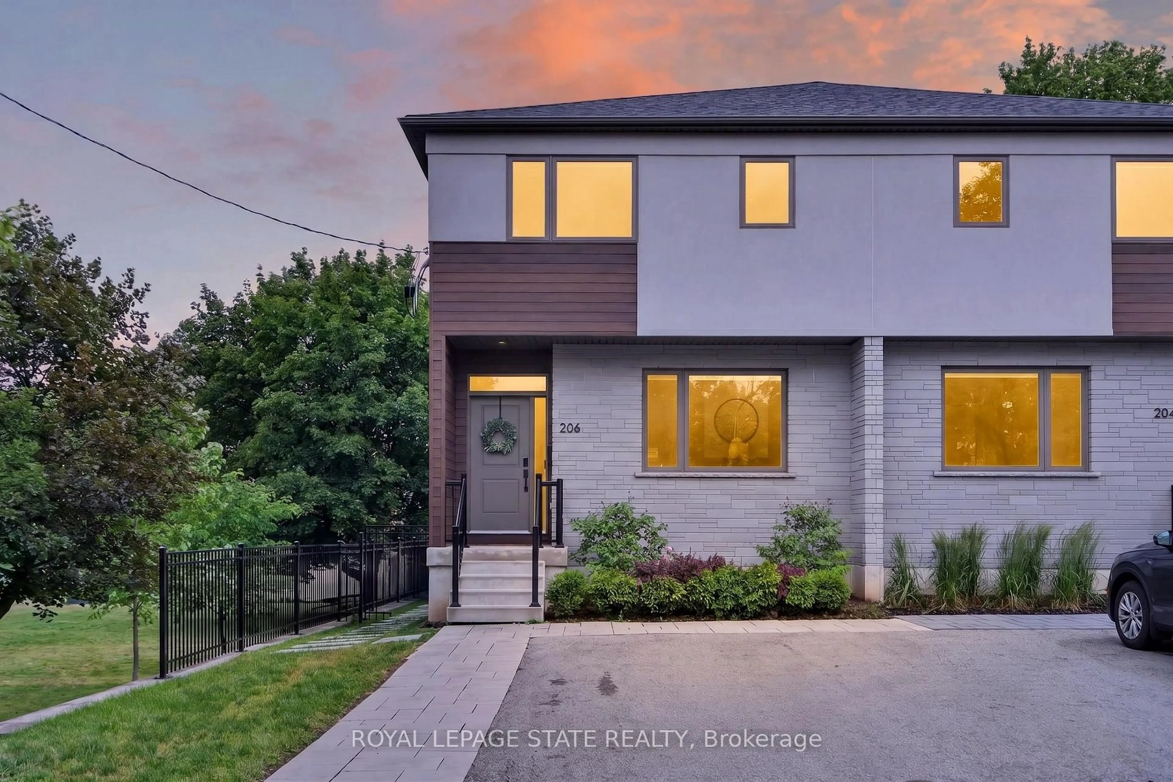 Home with brick exterior material, street for 206 Canada St, Hamilton Ontario L8P 1P6