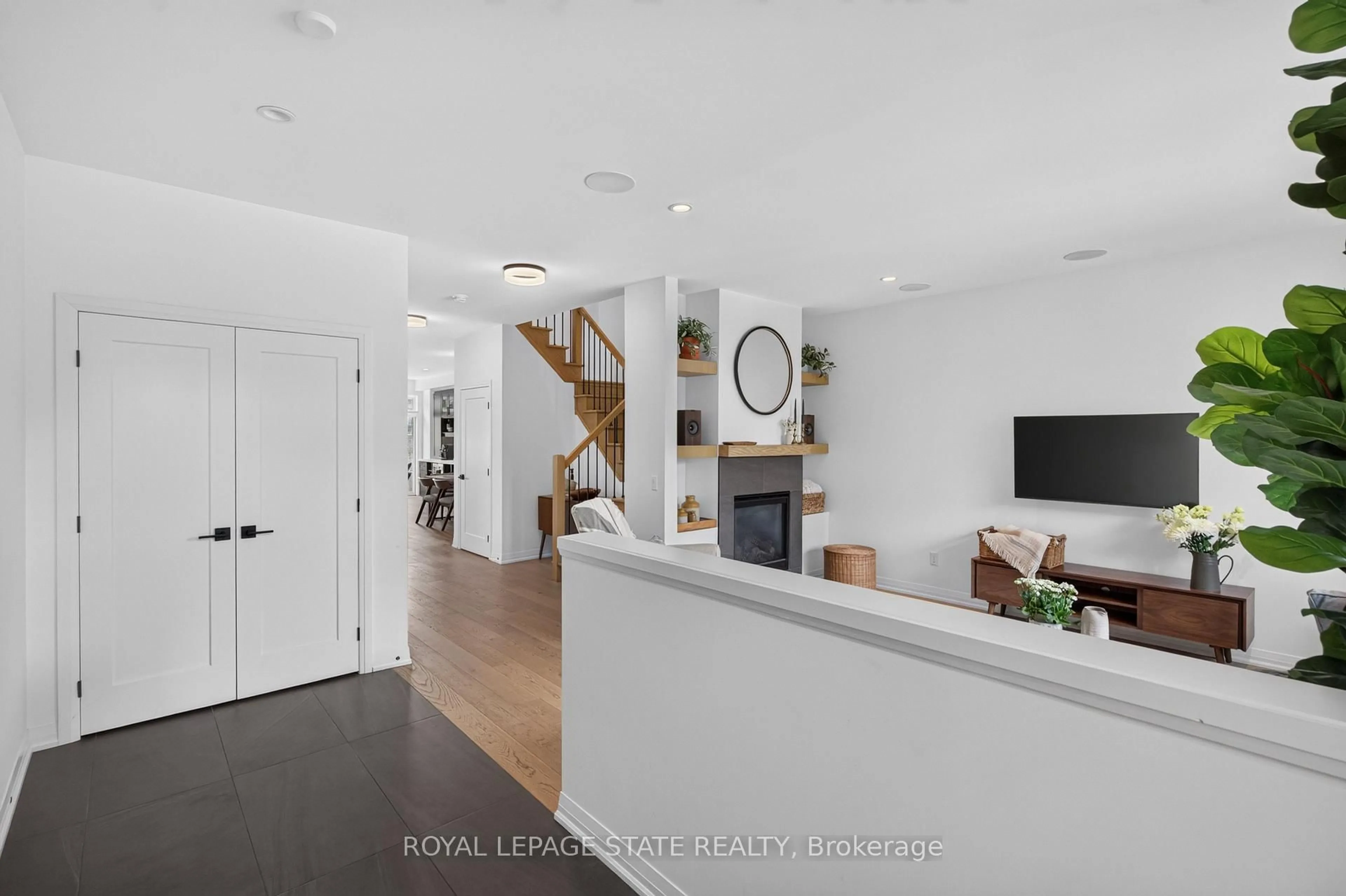 Unknown for 206 Canada St, Hamilton Ontario L8P 1P6