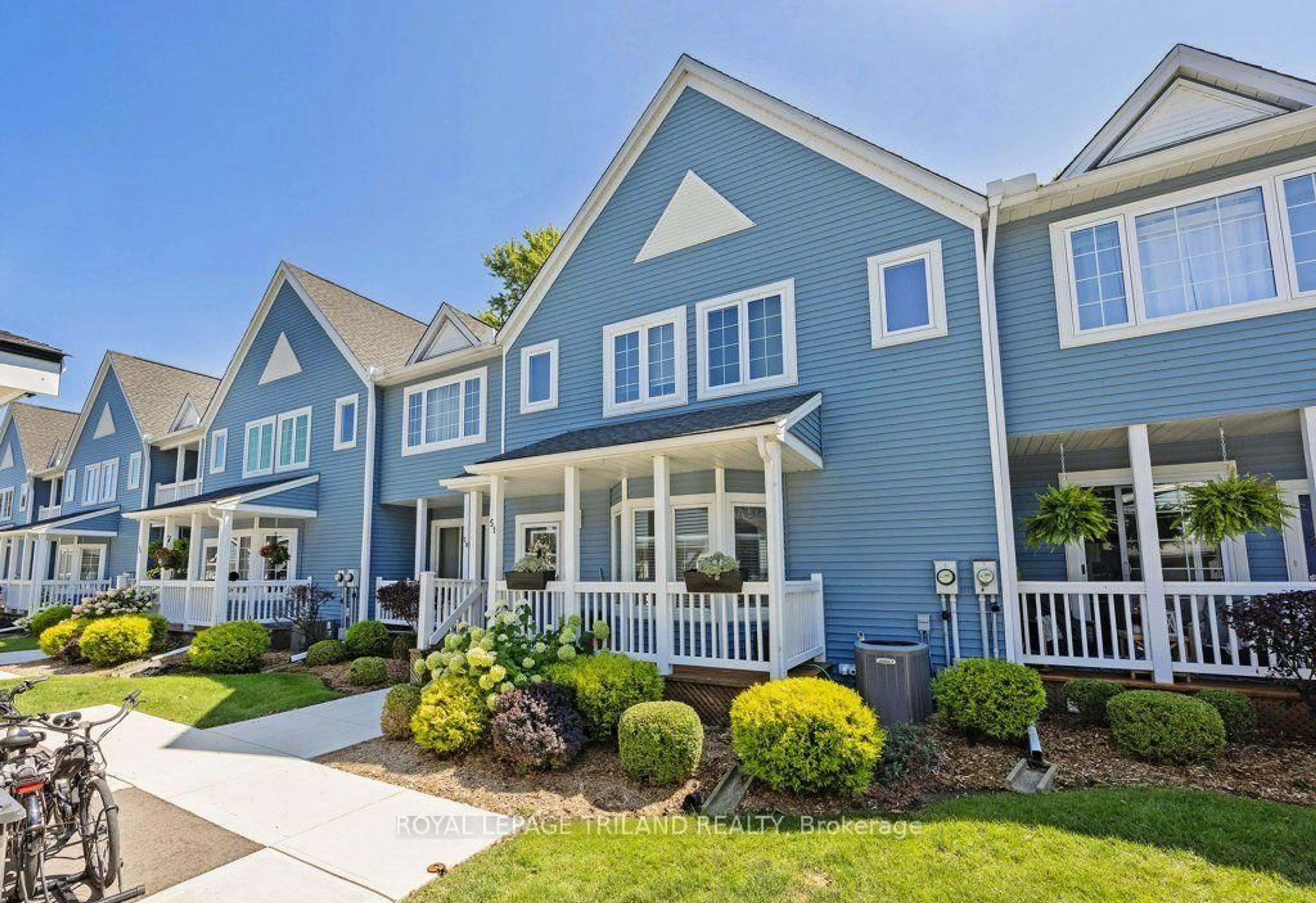 Home with vinyl exterior material, street for 374 Front St #51, Central Elgin Ontario N5L 1G1