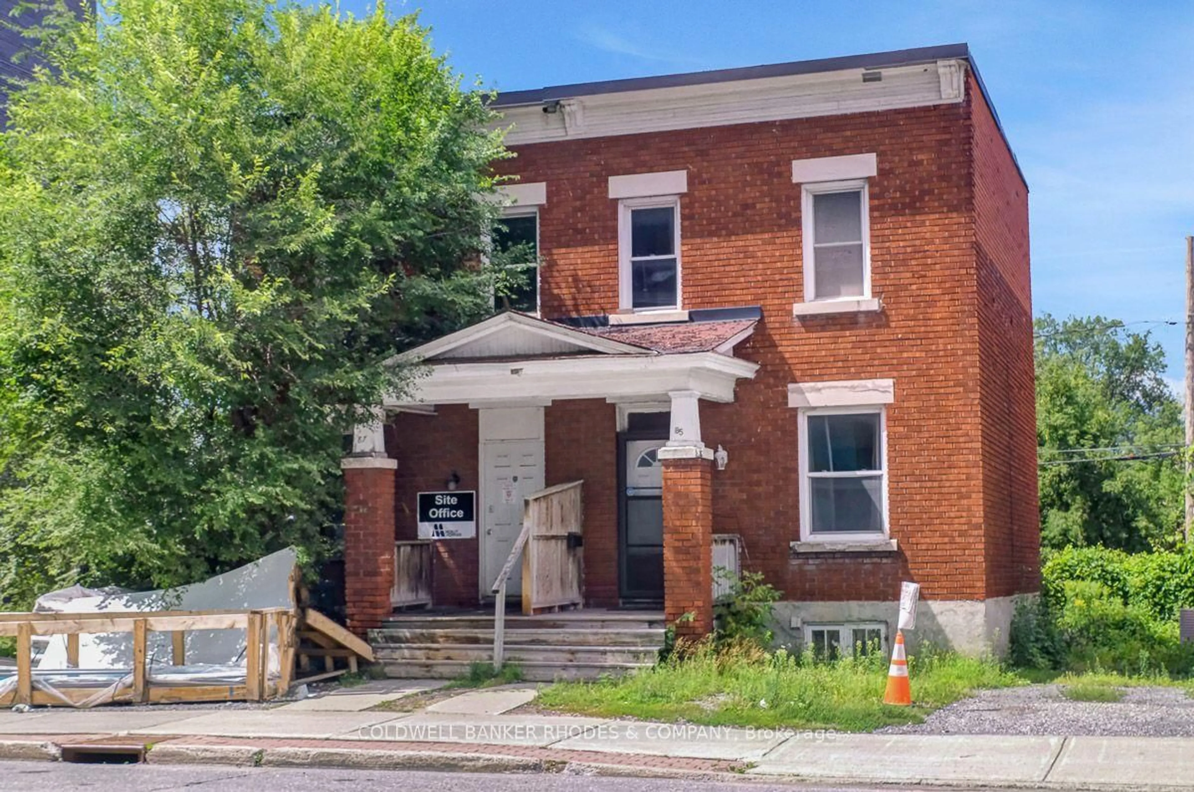 Home with brick exterior material, building for 85 Richmond Rd, Ottawa Ontario K1Z 6V8