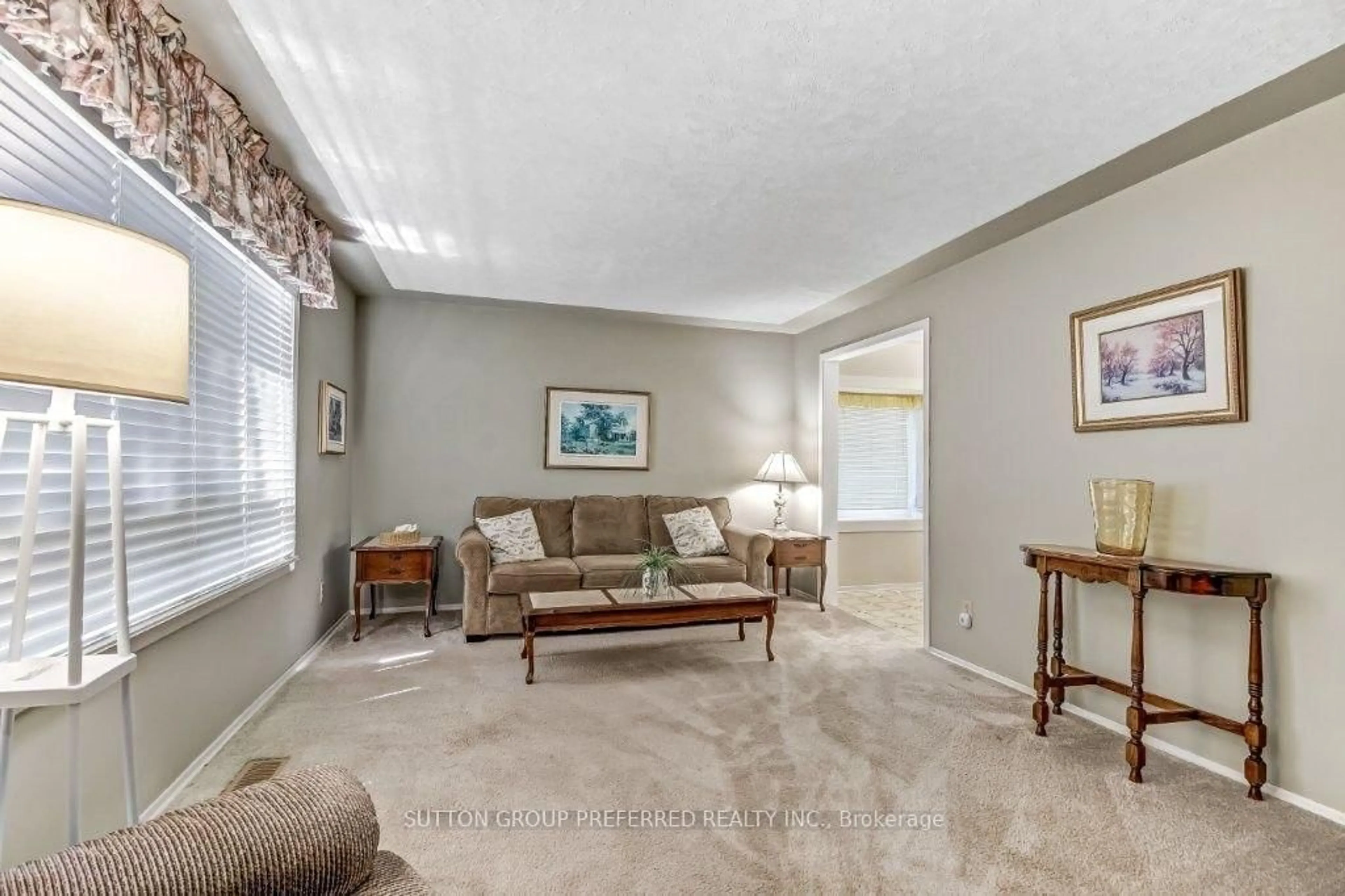 Living room with furniture, unknown for 1280 Sorrel Rd, London East Ontario N5V 2N7