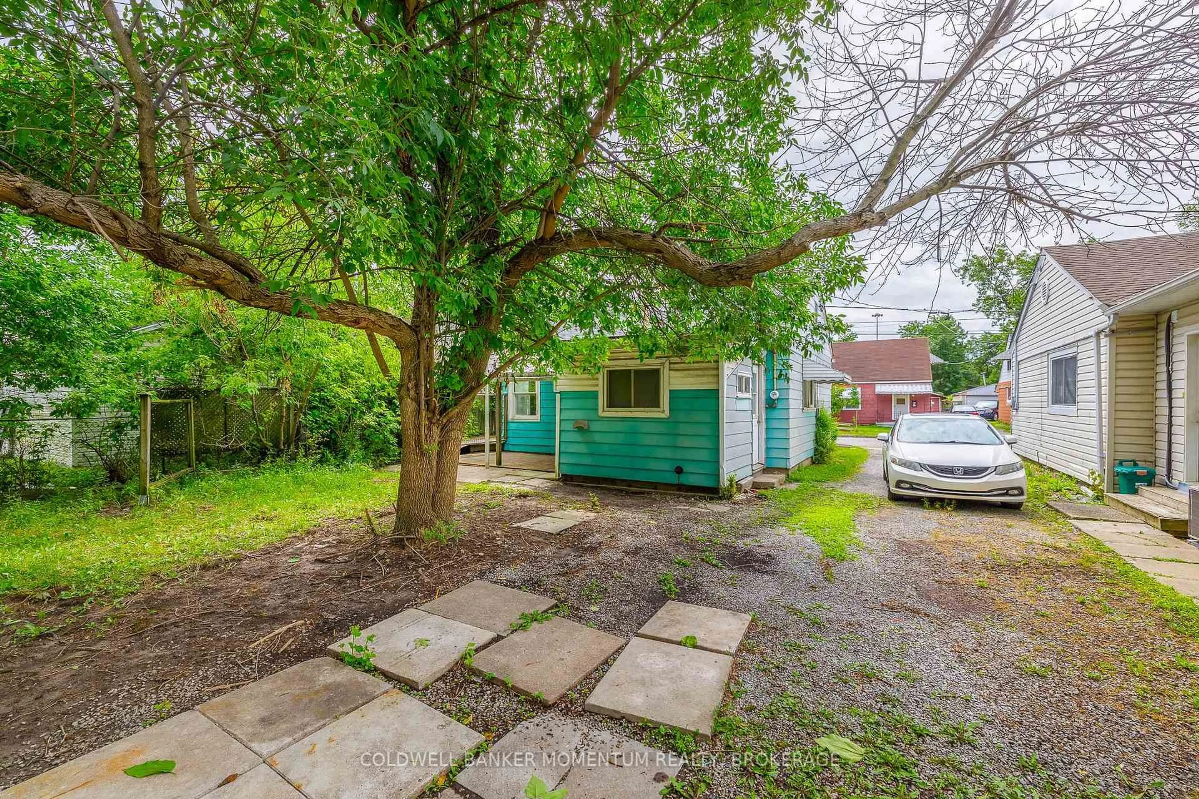 Shed for 51 Boulton Pl, St. Catharines Ontario L2M 5L5