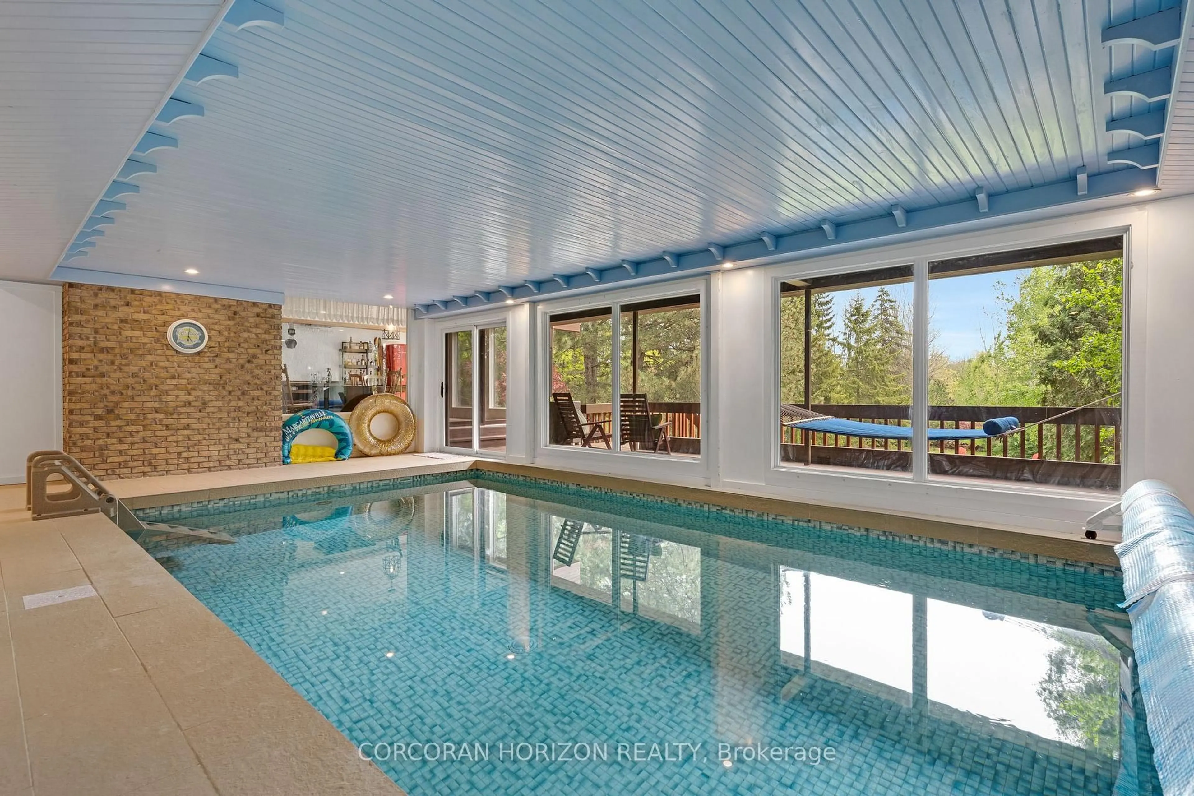 Pool for 565 Fountain St, Cambridge Ontario N3H 1J2