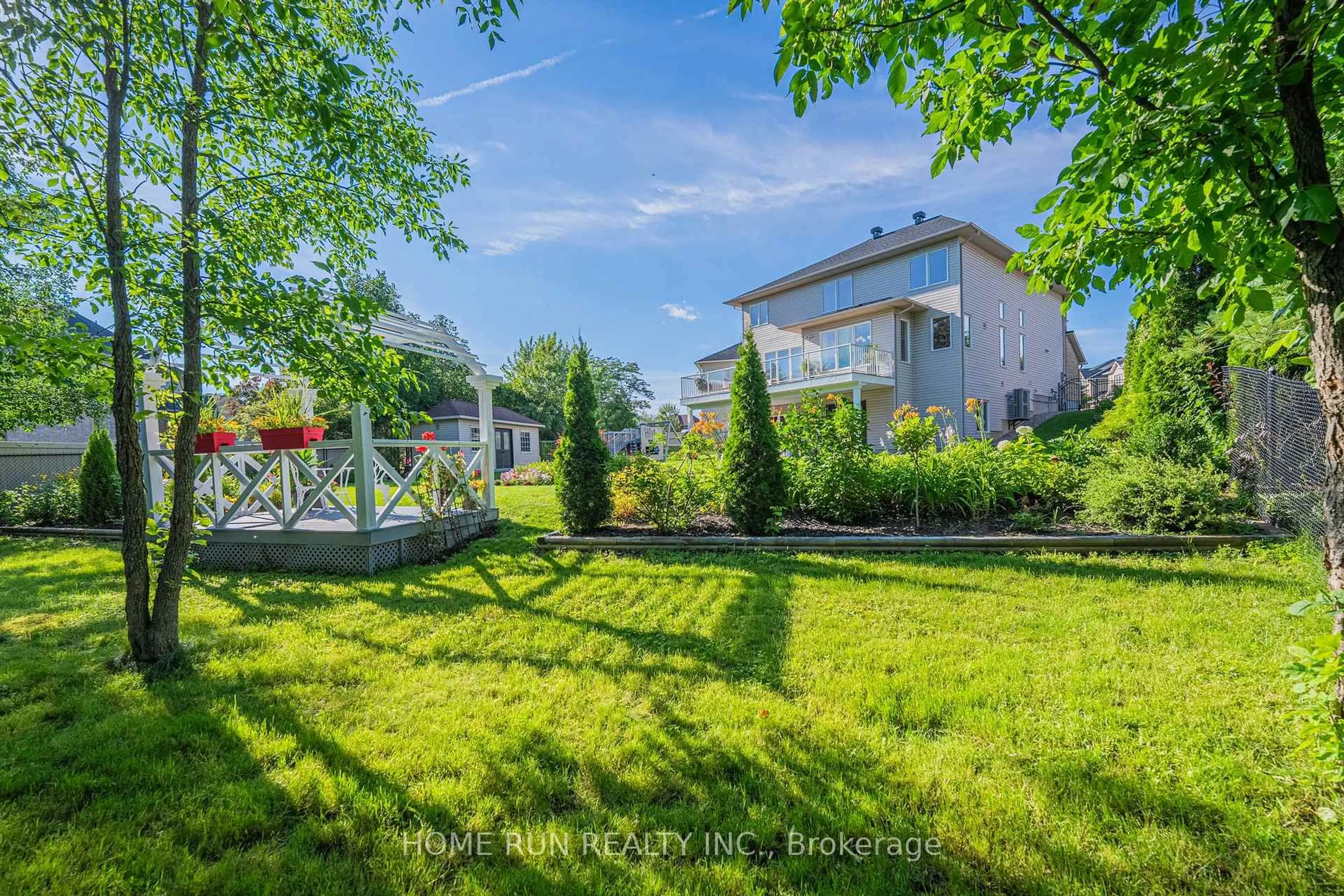 Patio, street for 233 Marjan Cres, Ottawa Ontario K2J 0N2