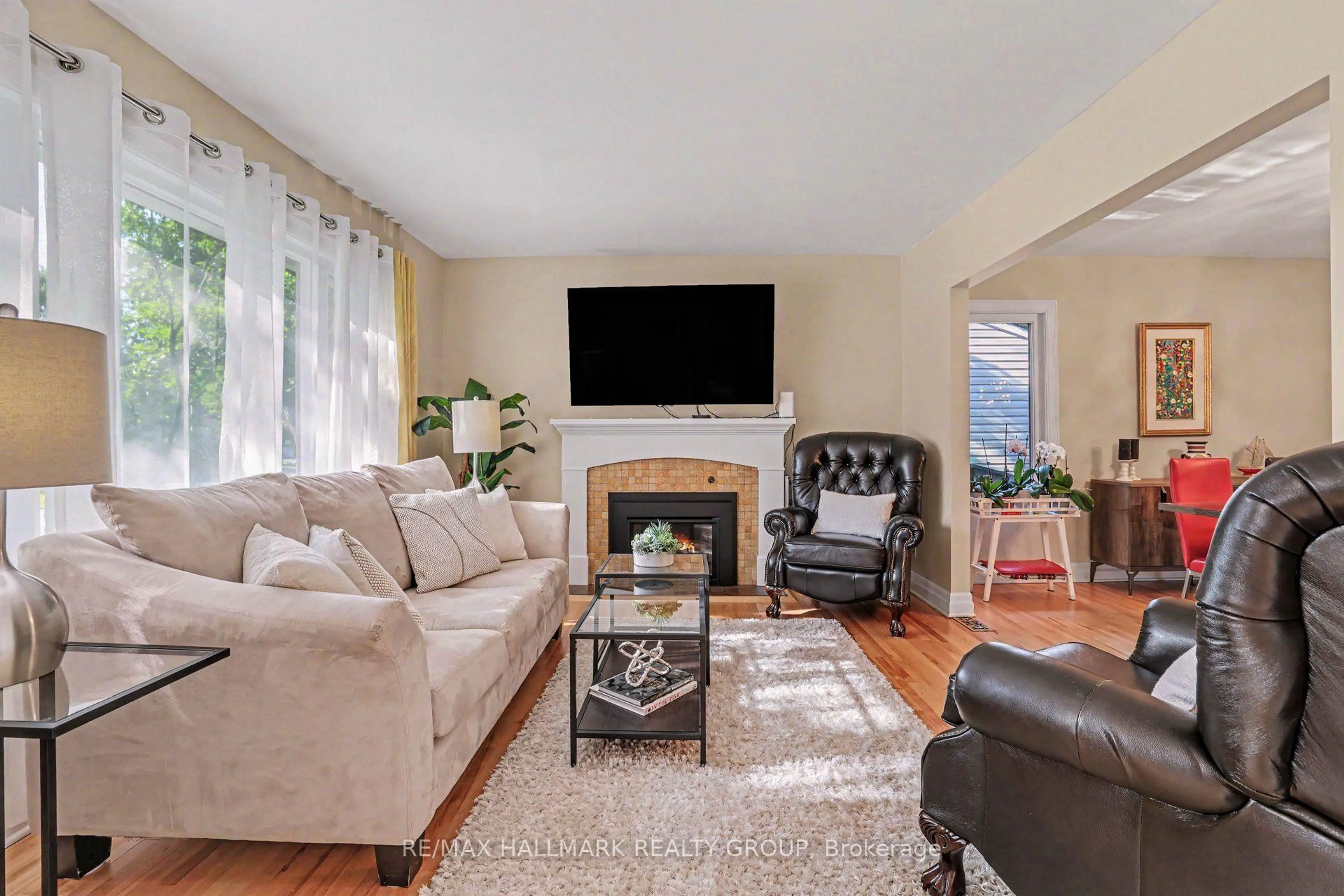Living room with furniture, unknown for 22 Dunvegan Rd, Ottawa Ontario K1K 3E9