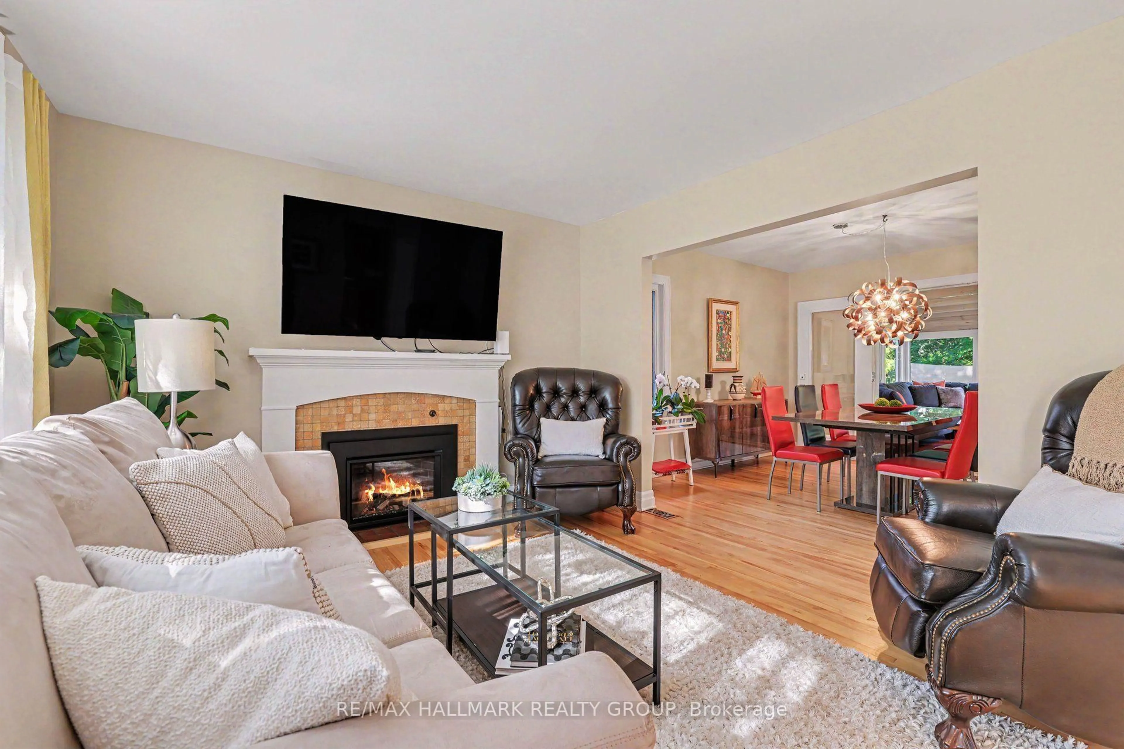 Living room with furniture, unknown for 22 Dunvegan Rd, Ottawa Ontario K1K 3E9
