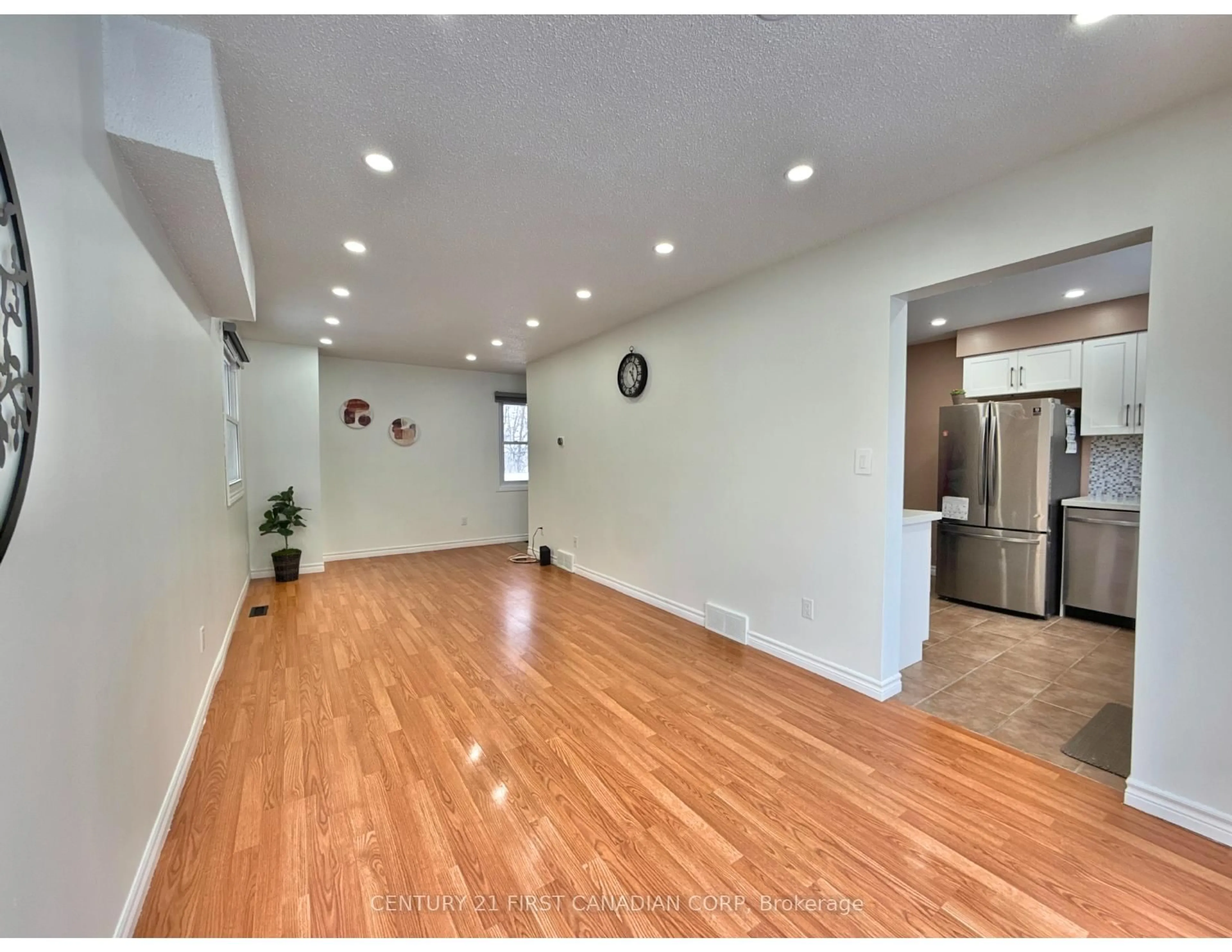 A pic of a room for 159 Walmer Gdns, London North Ontario N6G 4H6