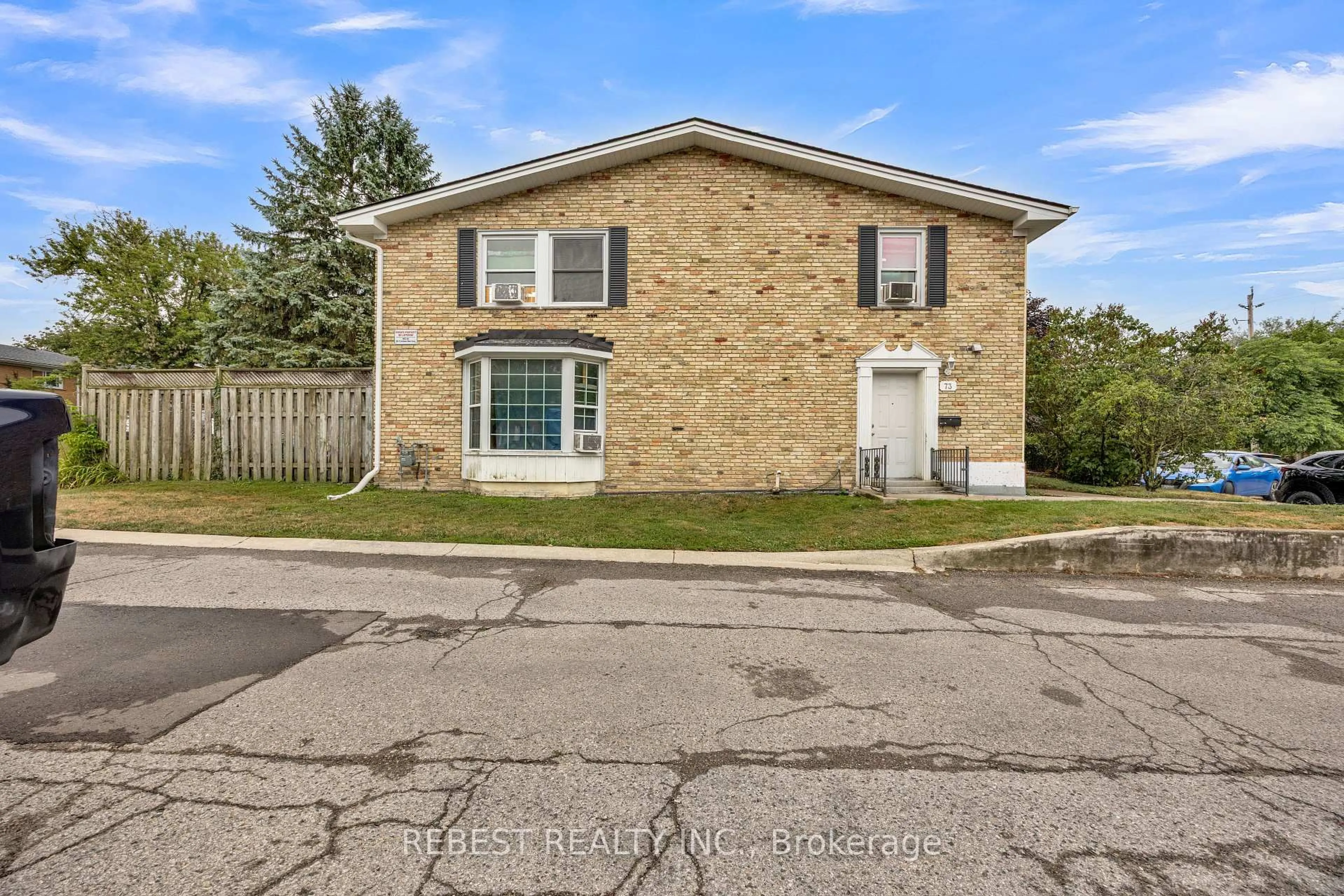 Unknown for 73 Arbour Glen Cres #1, London East Ontario N5Y 1Z9