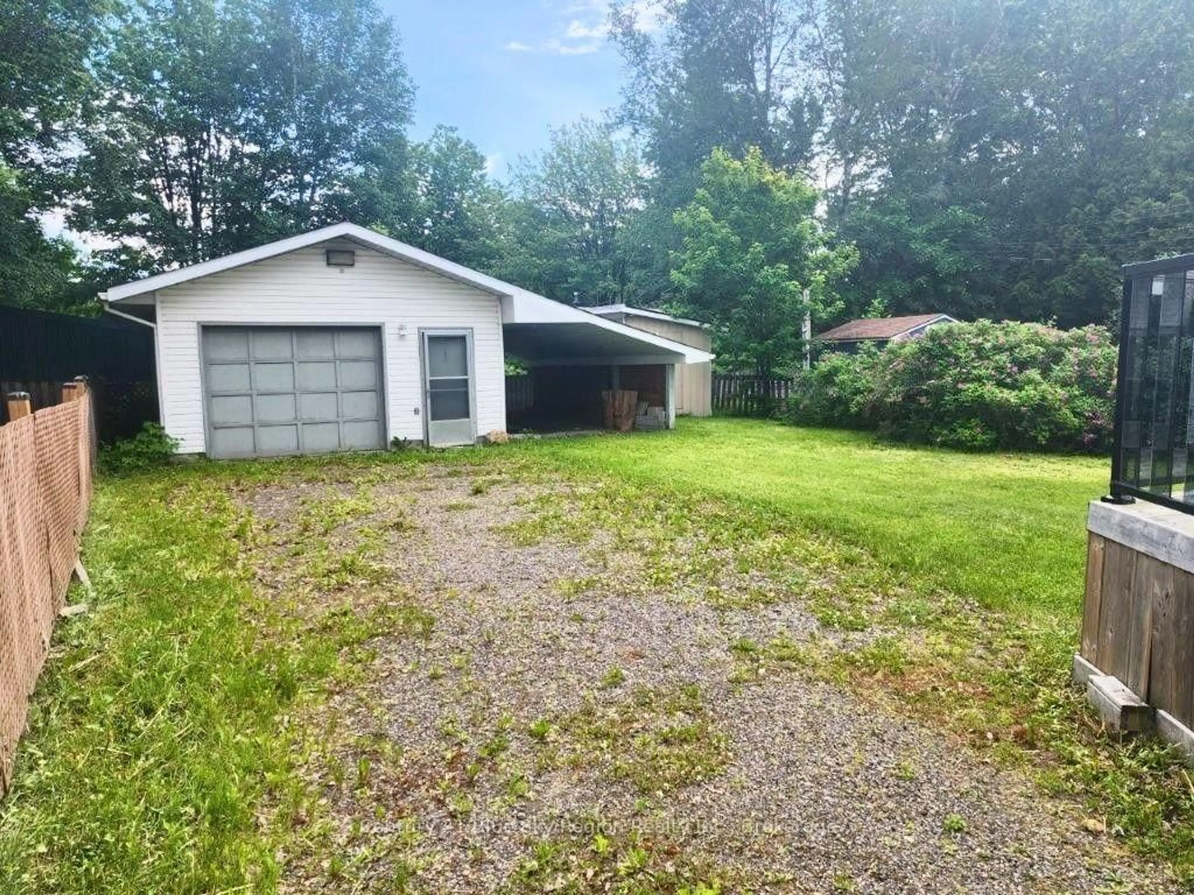 Shed for 677 Tackaberry Dr, North Bay Ontario P1B 8R1