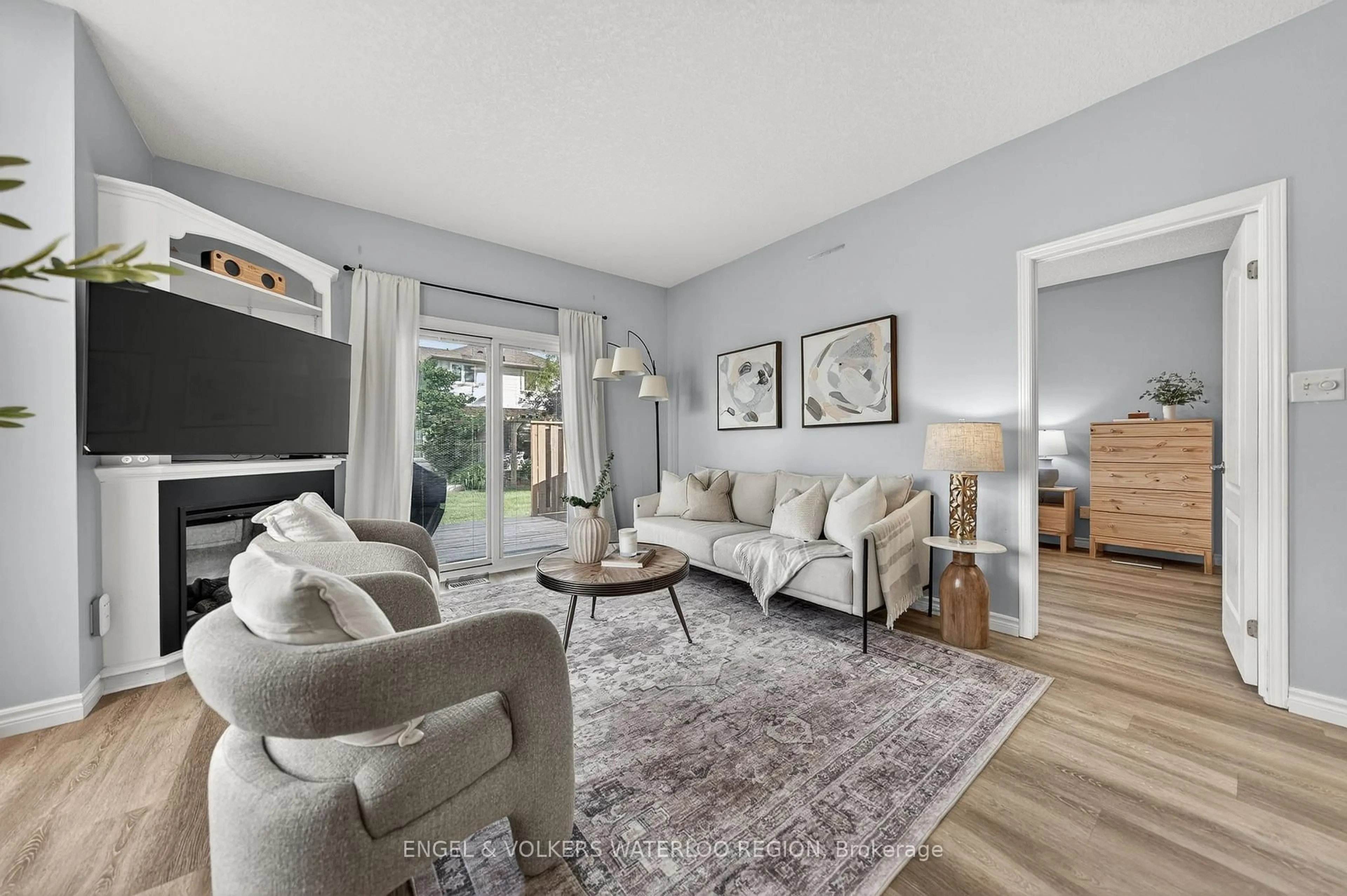 Living room with furniture, unknown for 139 Reiber Crt, Waterloo Ontario N2L 6M9
