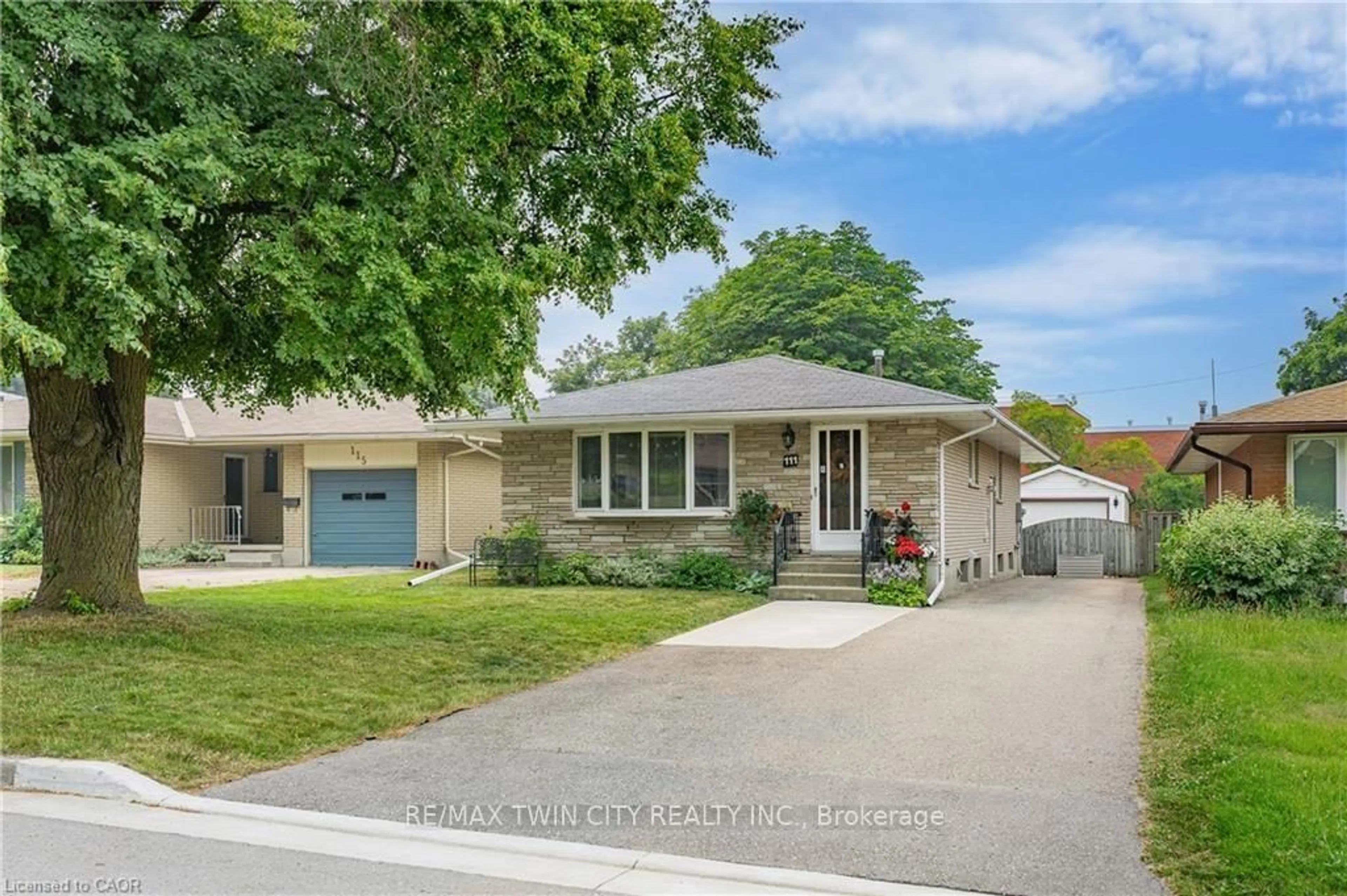 Unknown for 111 Kimberly Cres, Cambridge Ontario N2E 1C8