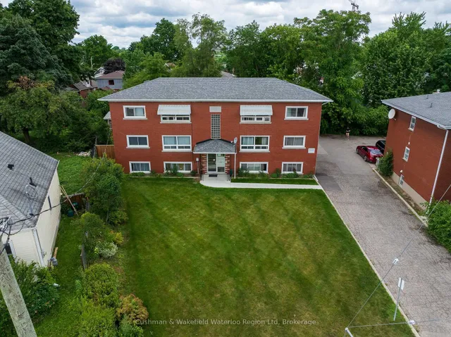 282 Ottawa St, Kitchener 2