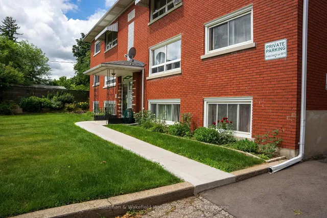282 Ottawa St, Kitchener 4