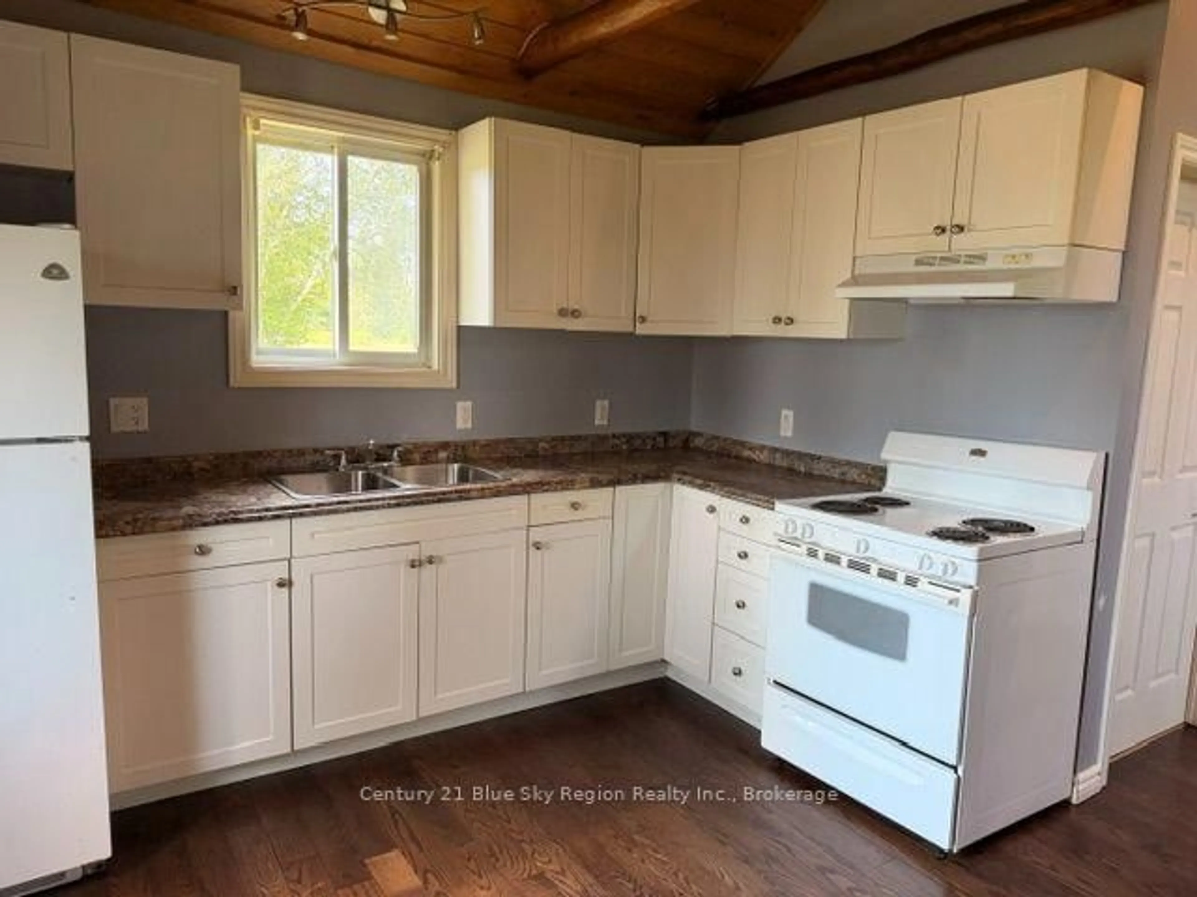 Standard kitchen, wood/laminate floor for 13267 A Highway 17, West Nipissing Ontario P1B 8G5