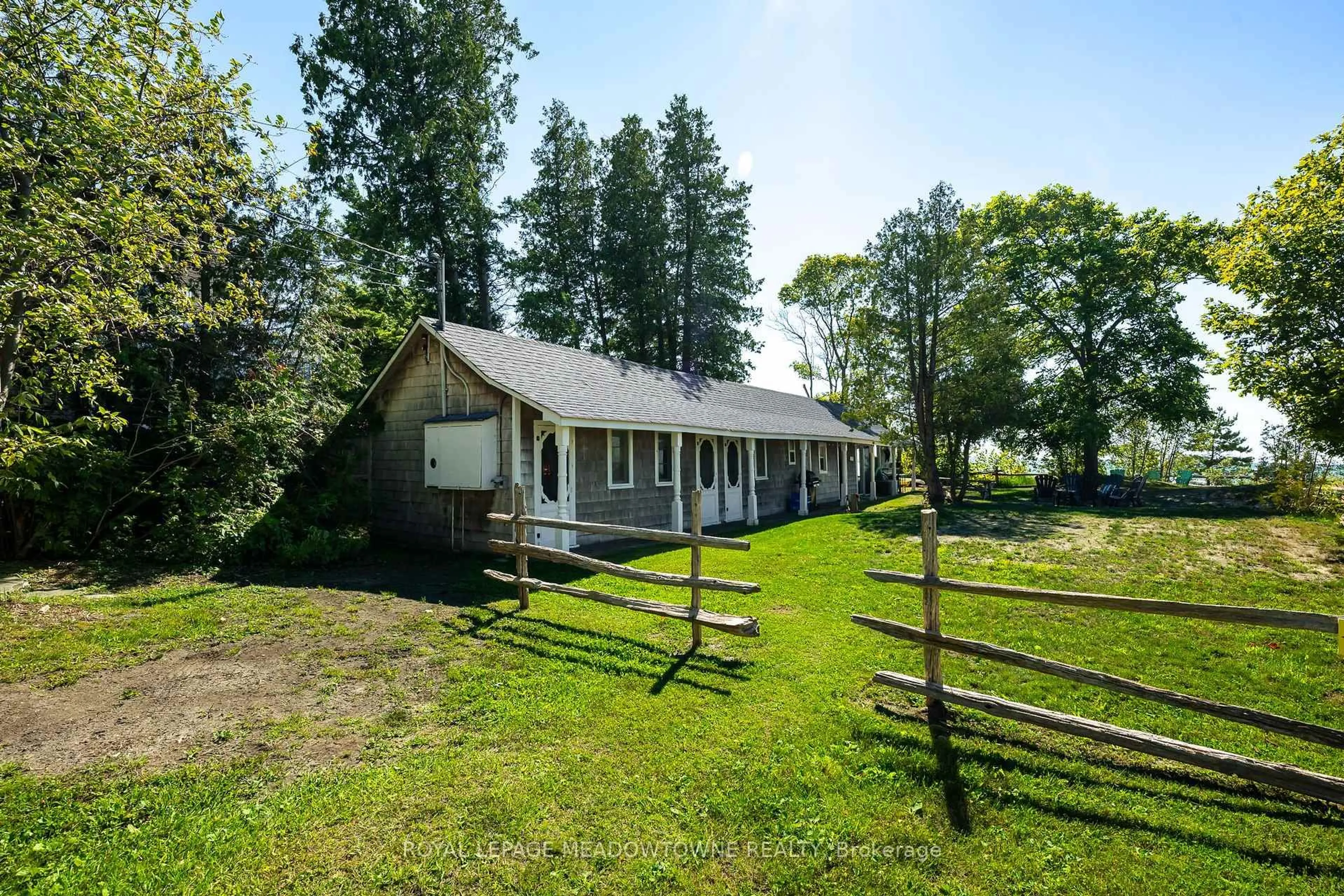 A pic from outside/outdoor area/front of a property/back of a property/a pic from drone, unknown for 105 5TH Ave, Native Leased Lands Ontario N0H 2L0