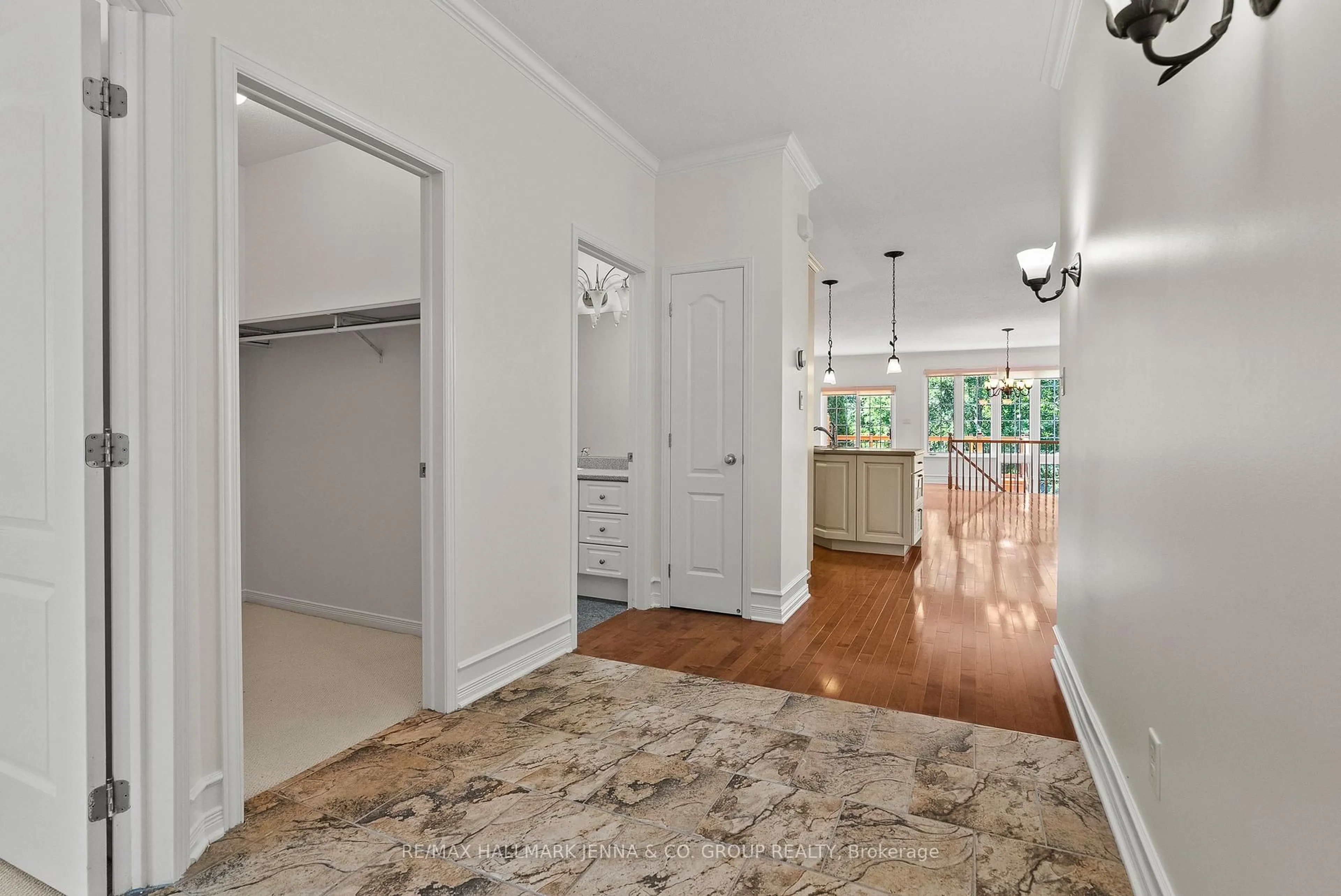 Indoor entryway for 110 Heathercrest Private, Ottawa Ontario K2J 5E6