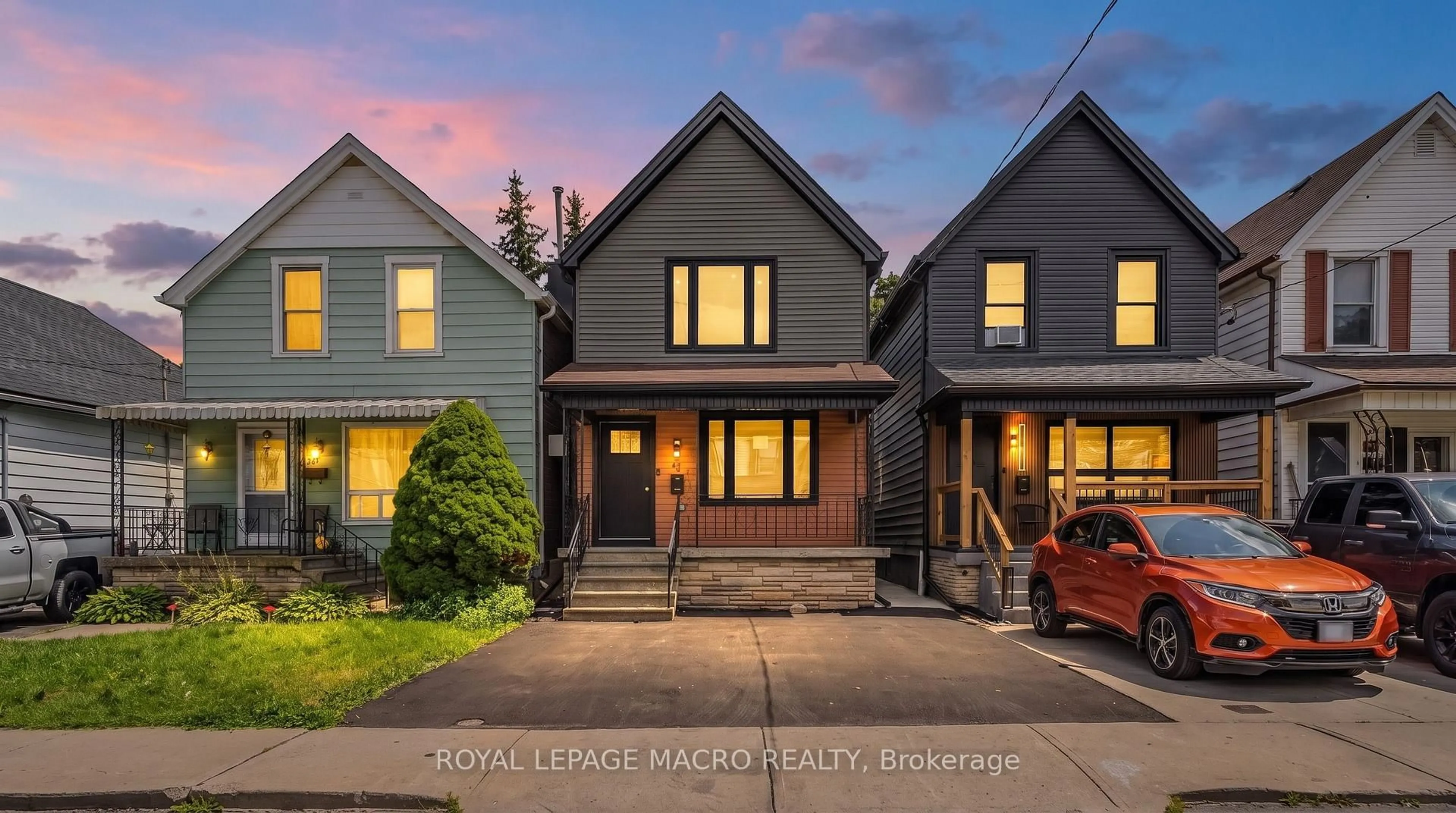 Home with brick exterior material, street for 40 Glendale Ave, Hamilton Ontario L8L 7J3