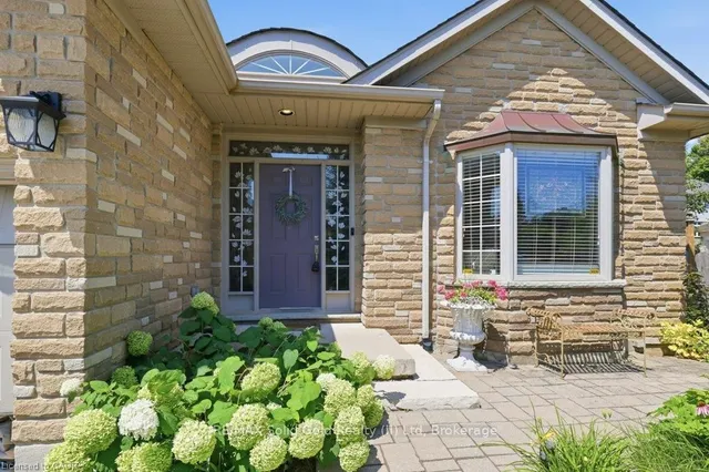 515 Birchleaf Walk, Waterloo 2