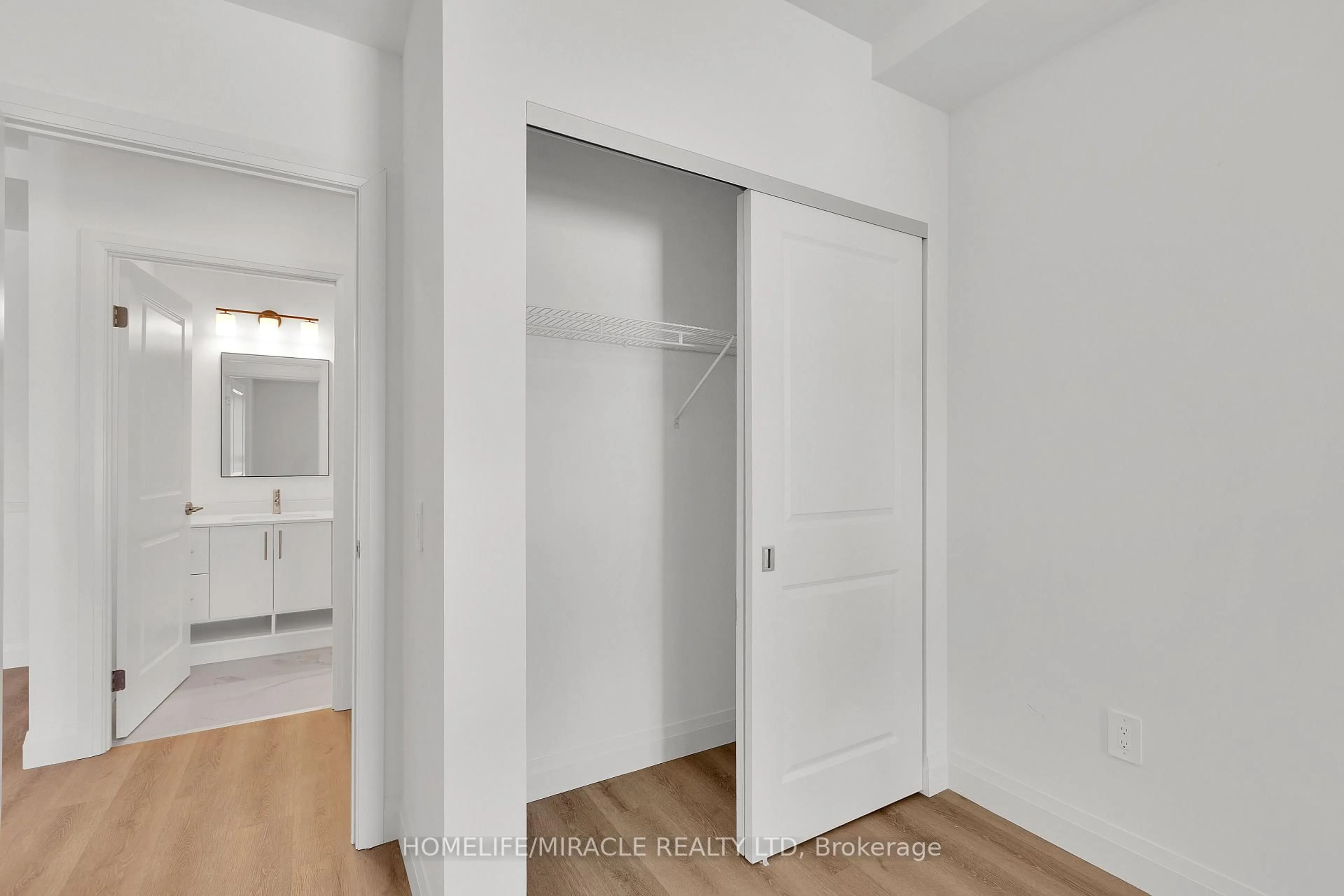 Indoor entryway for 1333 Weber St #201, Kitchener Ontario N2A 1C2