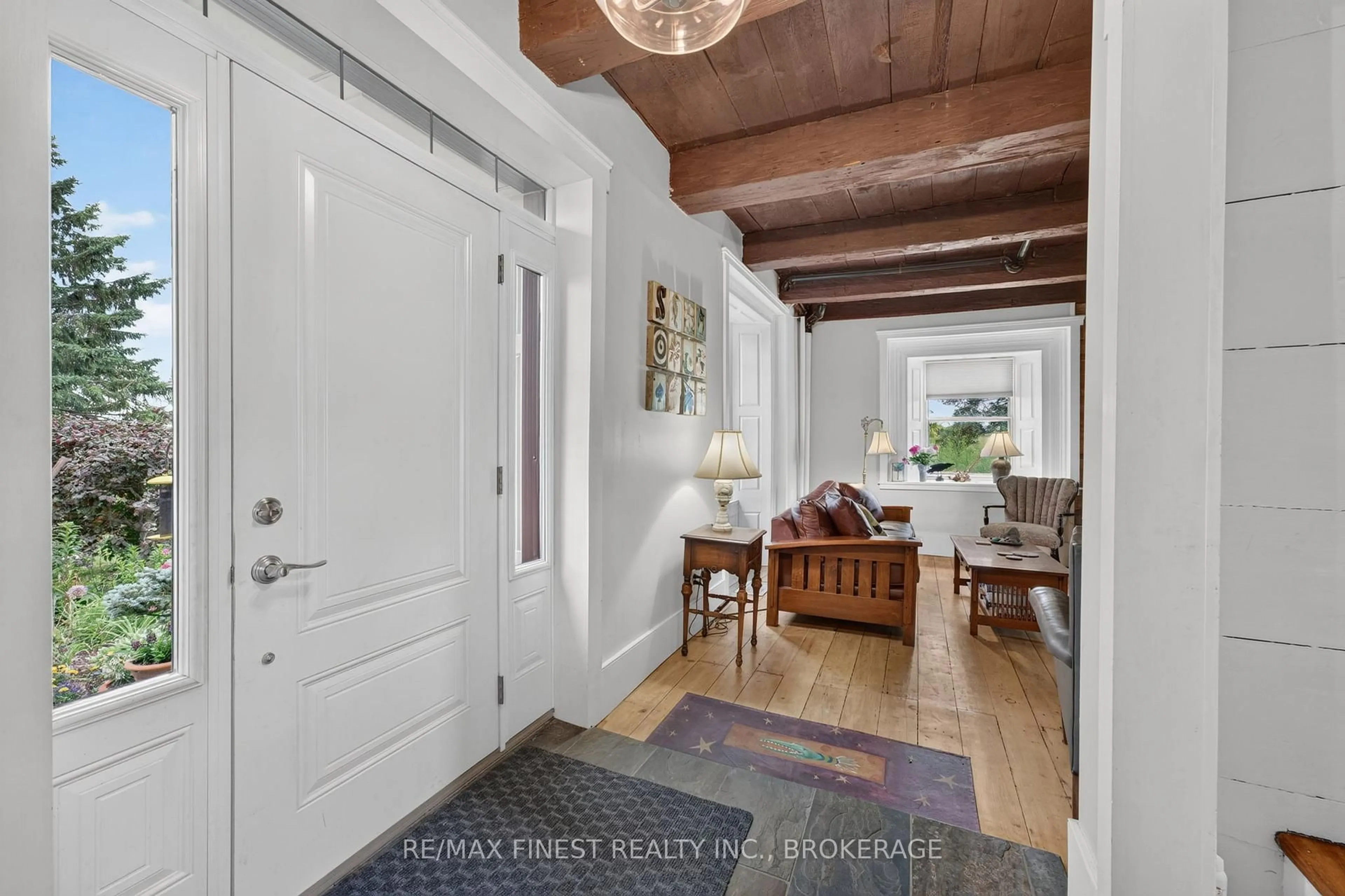 Indoor entryway for 1158 County Road 27, Newburgh Ontario K0K 2S0