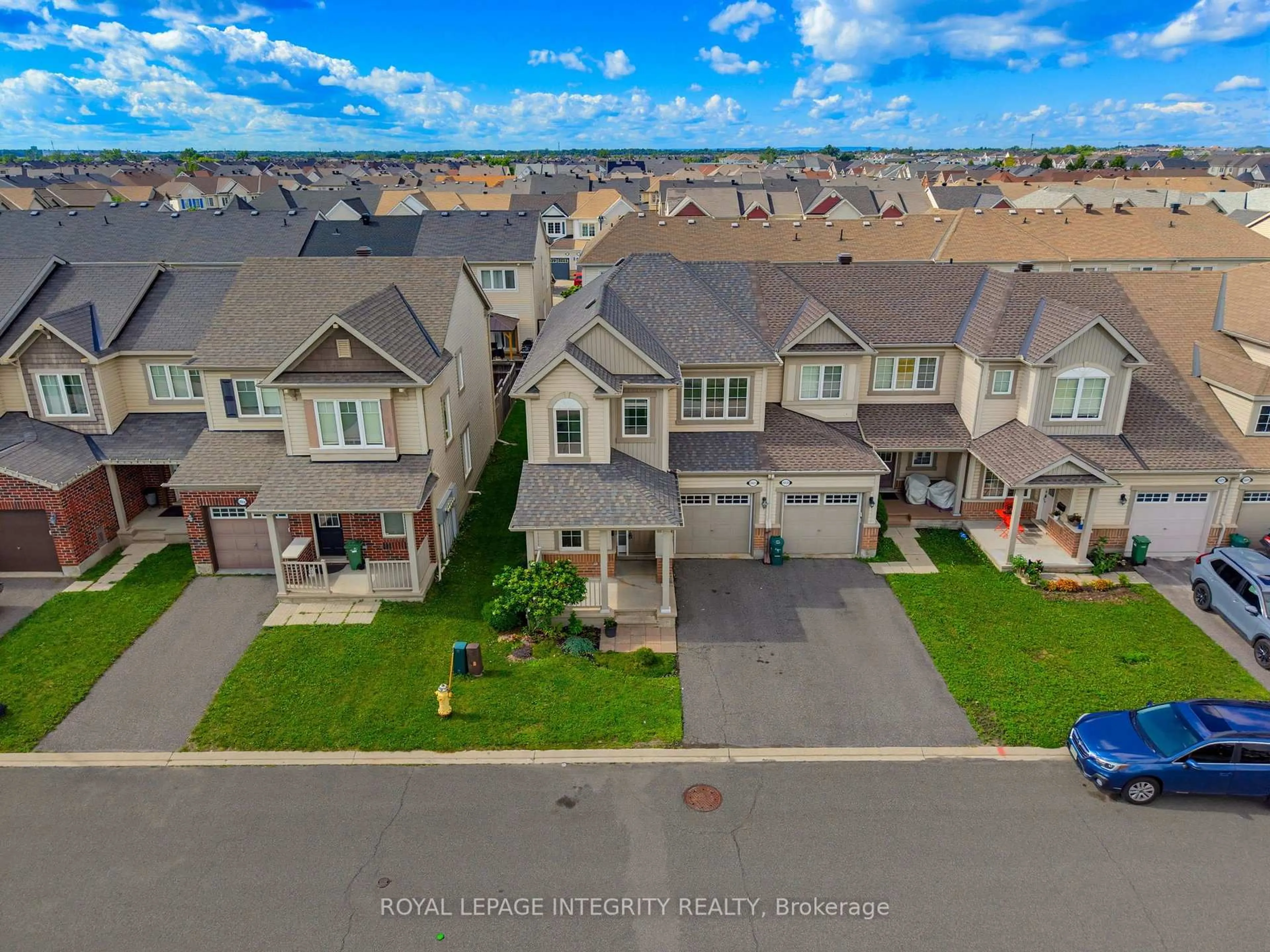A pic from outside/outdoor area/front of a property/back of a property/a pic from drone, street for 3631 Cambrian Rd, Ottawa Ontario K2J 0S8