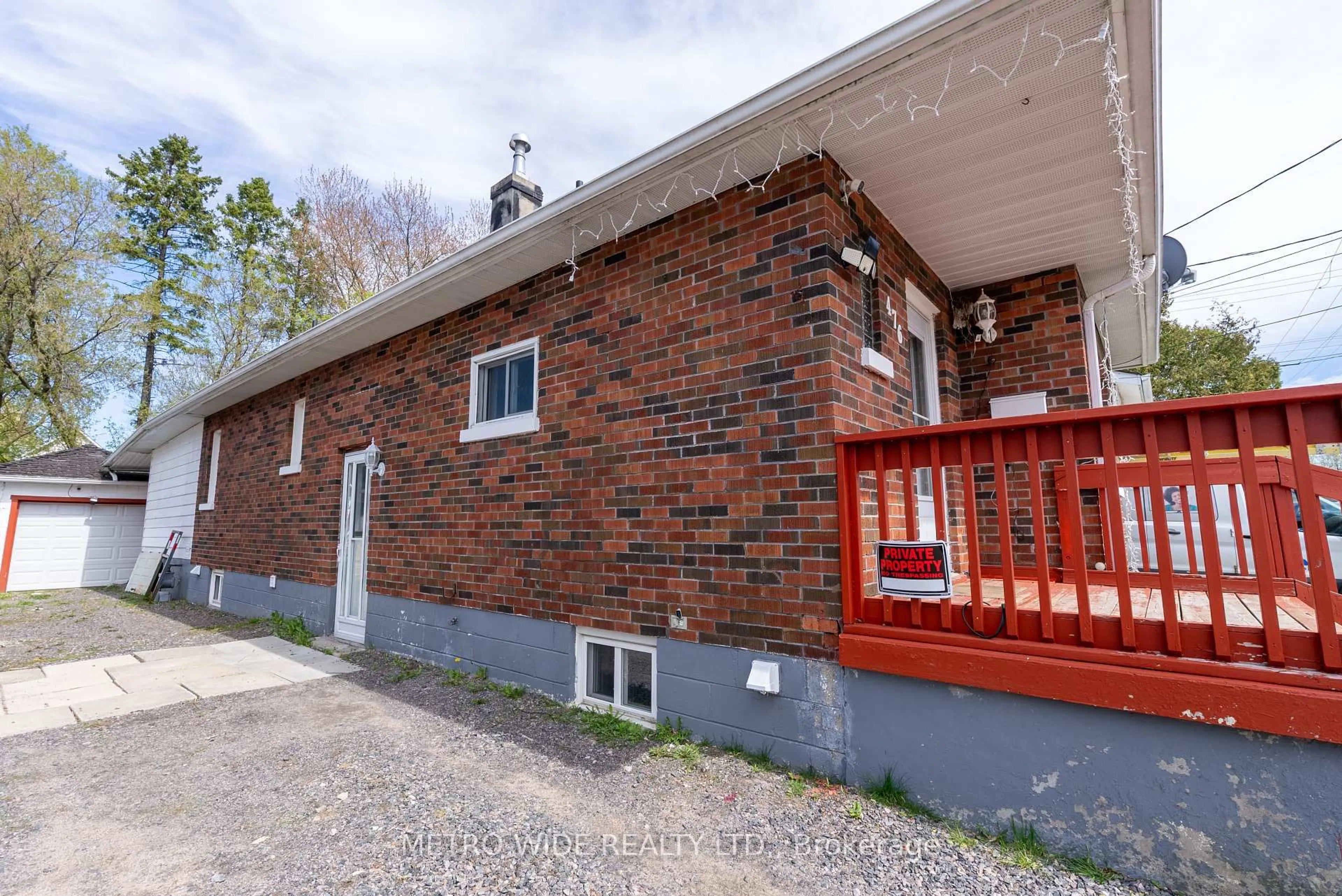 Home with brick exterior material, street for 476 FIRST Ave, North Bay Ontario P1B 1K3