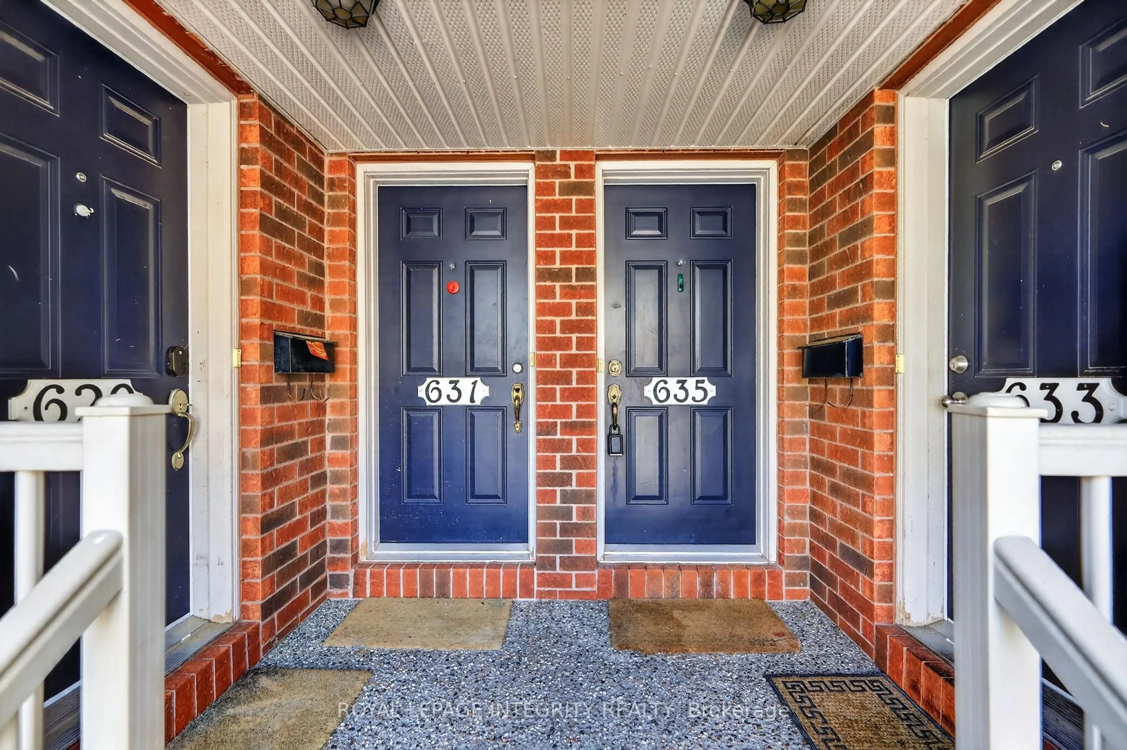 Home with brick exterior material, street for 635 Reardon Private, Ottawa Ontario K1V 2K9