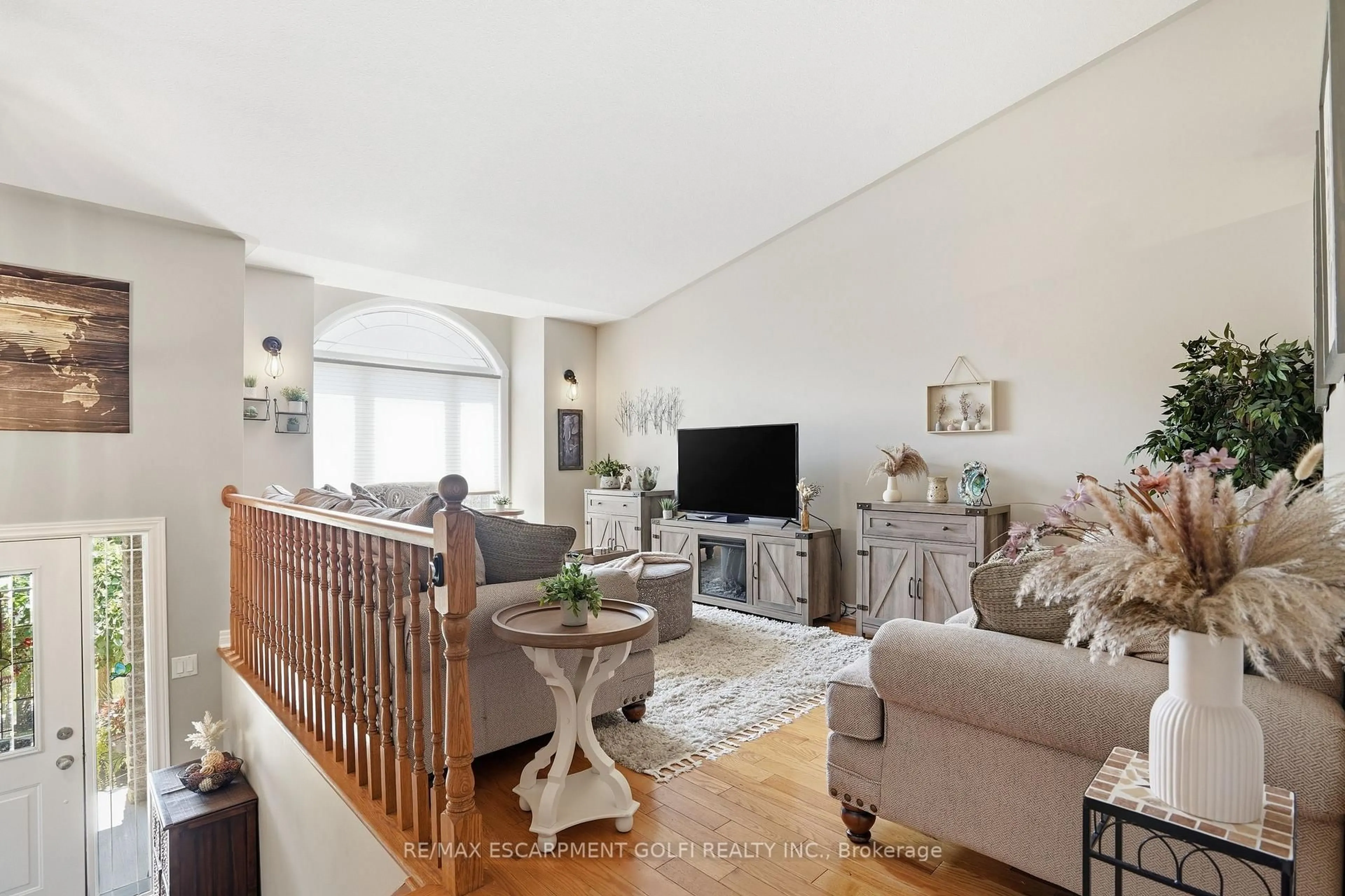Living room with furniture, unknown for 202 WELLBROOK Blvd, Welland Ontario L3C 7M9