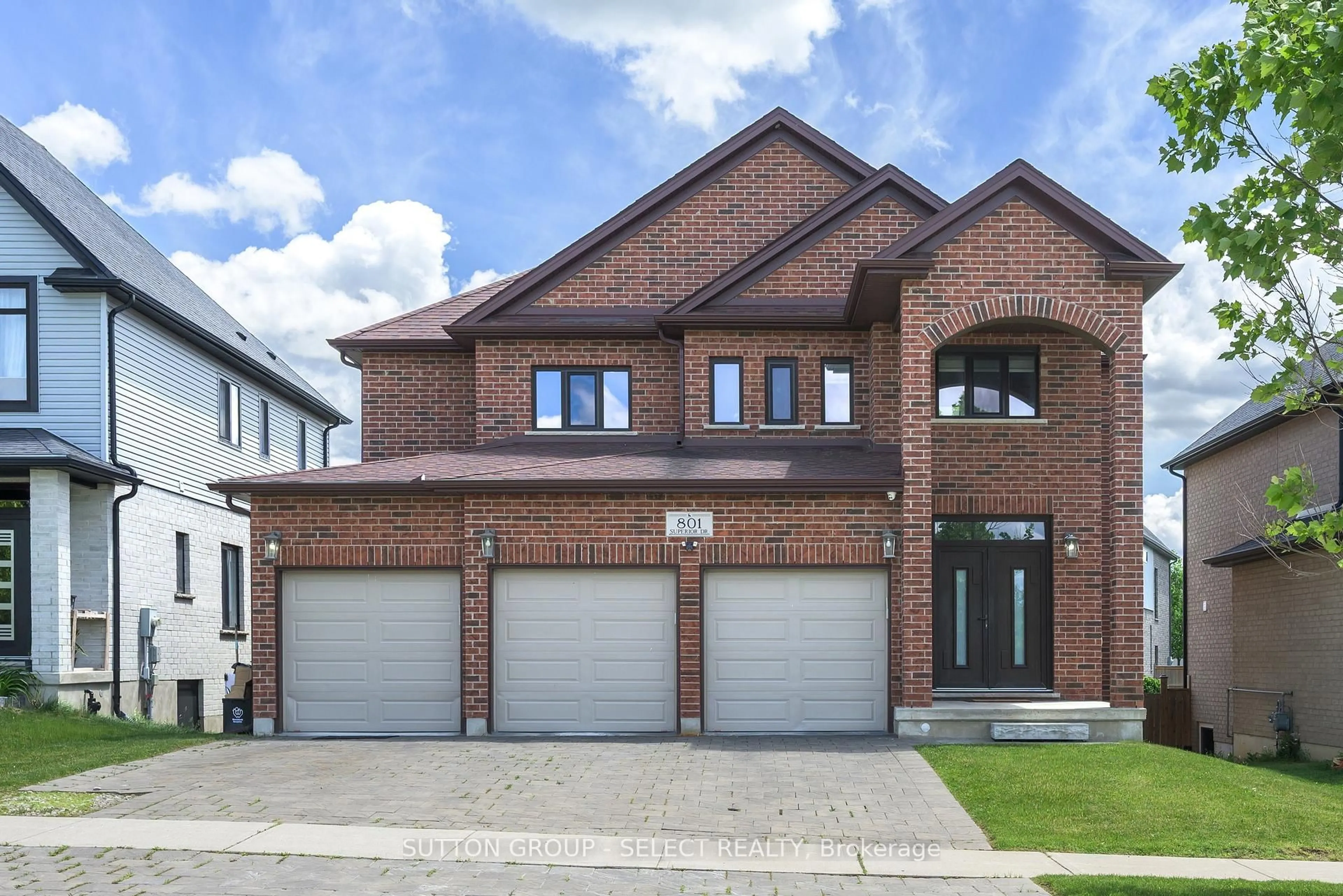 Home with brick exterior material, street for 801 Superior Dr, London North Ontario N5X 0M1