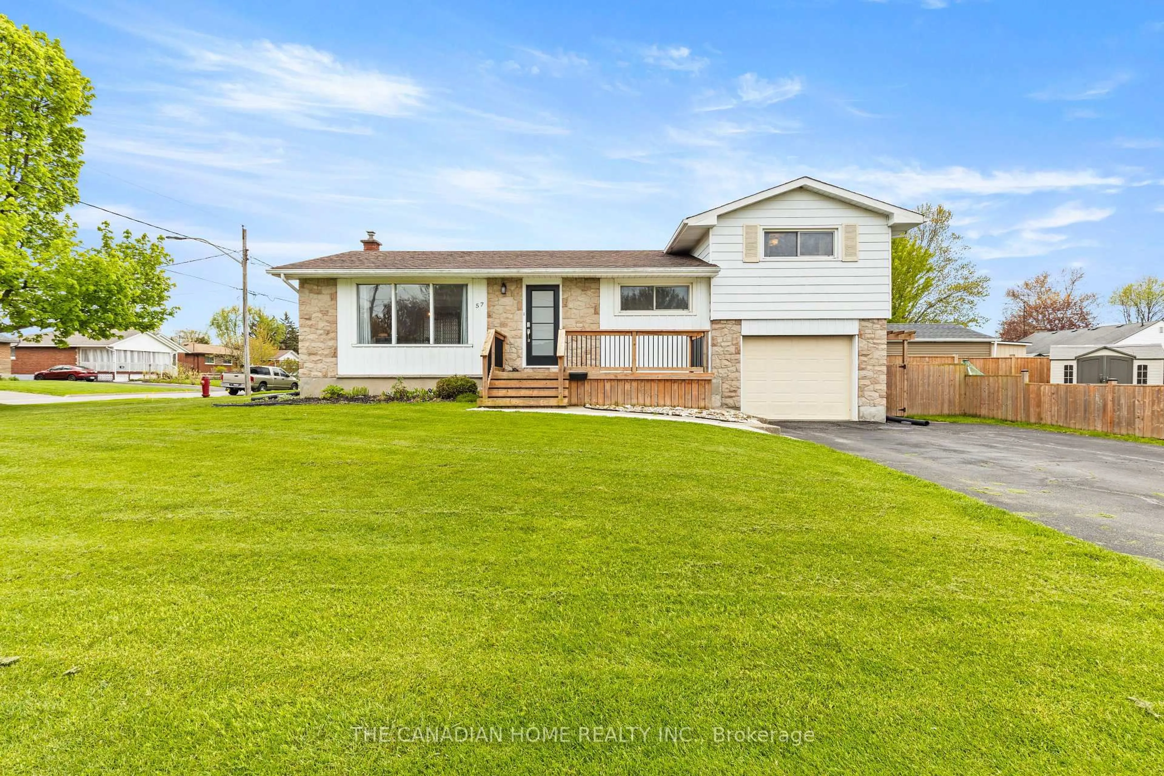 Home with vinyl exterior material, street for 57 DEXTER Dr, Welland Ontario L3C 4B7