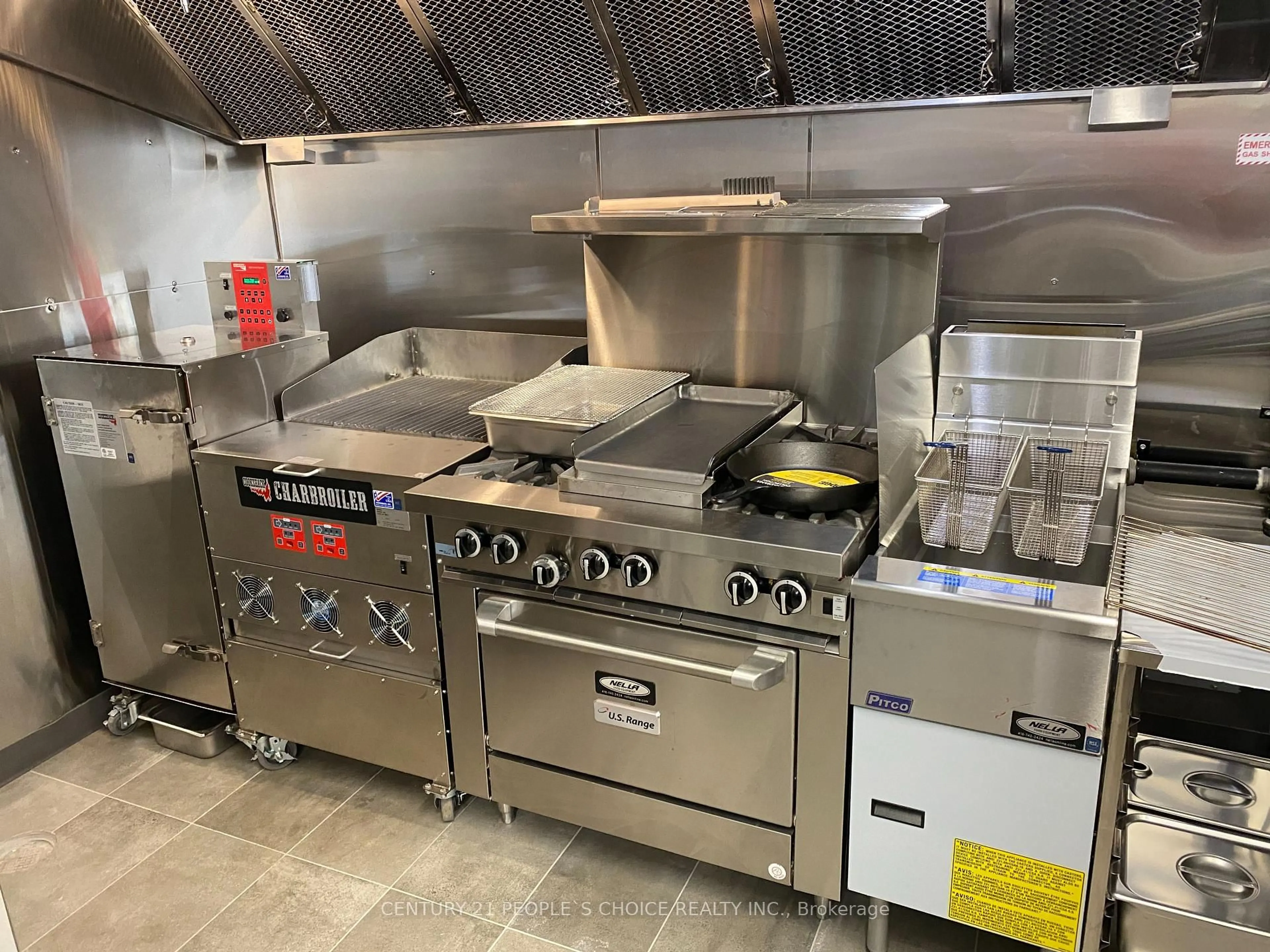 Standard kitchen, unknown for 102 Parkdale Ave, Hamilton Ontario L8H 5W9
