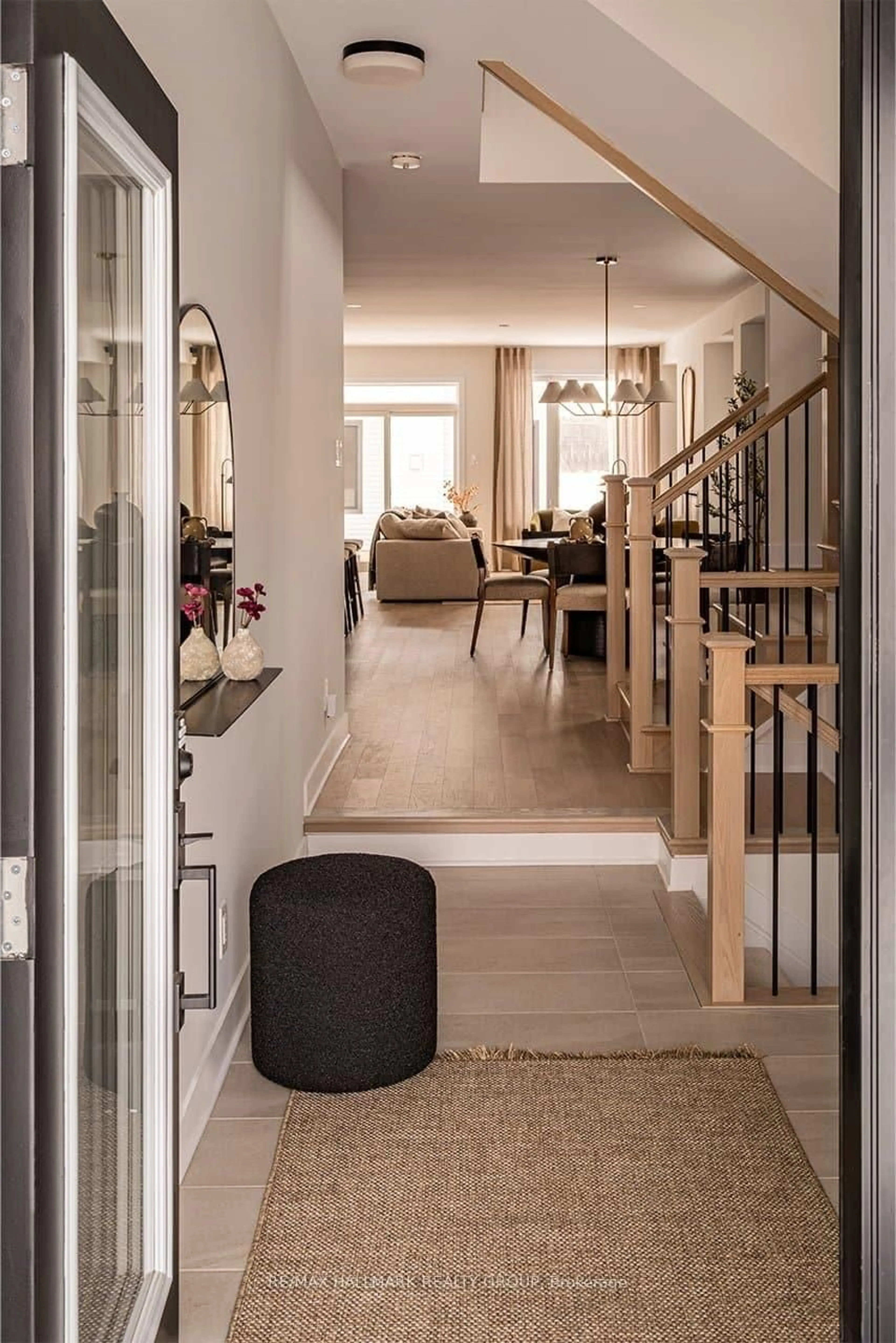 Indoor entryway for 726 Kenny Gordon Ave, Ottawa Ontario K4M 0X8